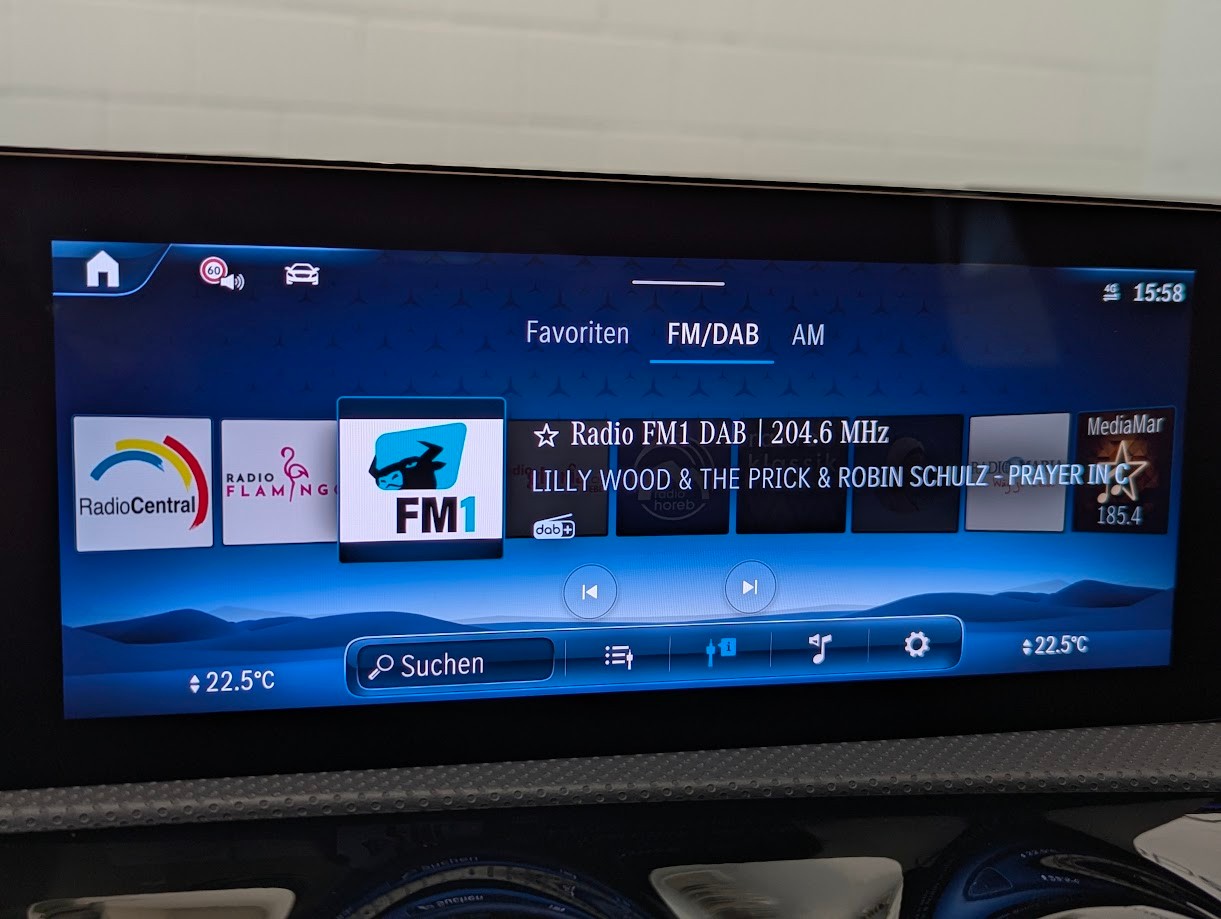 MERCEDES-BENZ A 180 AMG Line 7G-DCT*FACELIFT WERKSGAR VOLL-LED TEILLEDER-SPORTSITZE CAM MBUX-NAVI SITZHEIZUNG UVM*-image-14