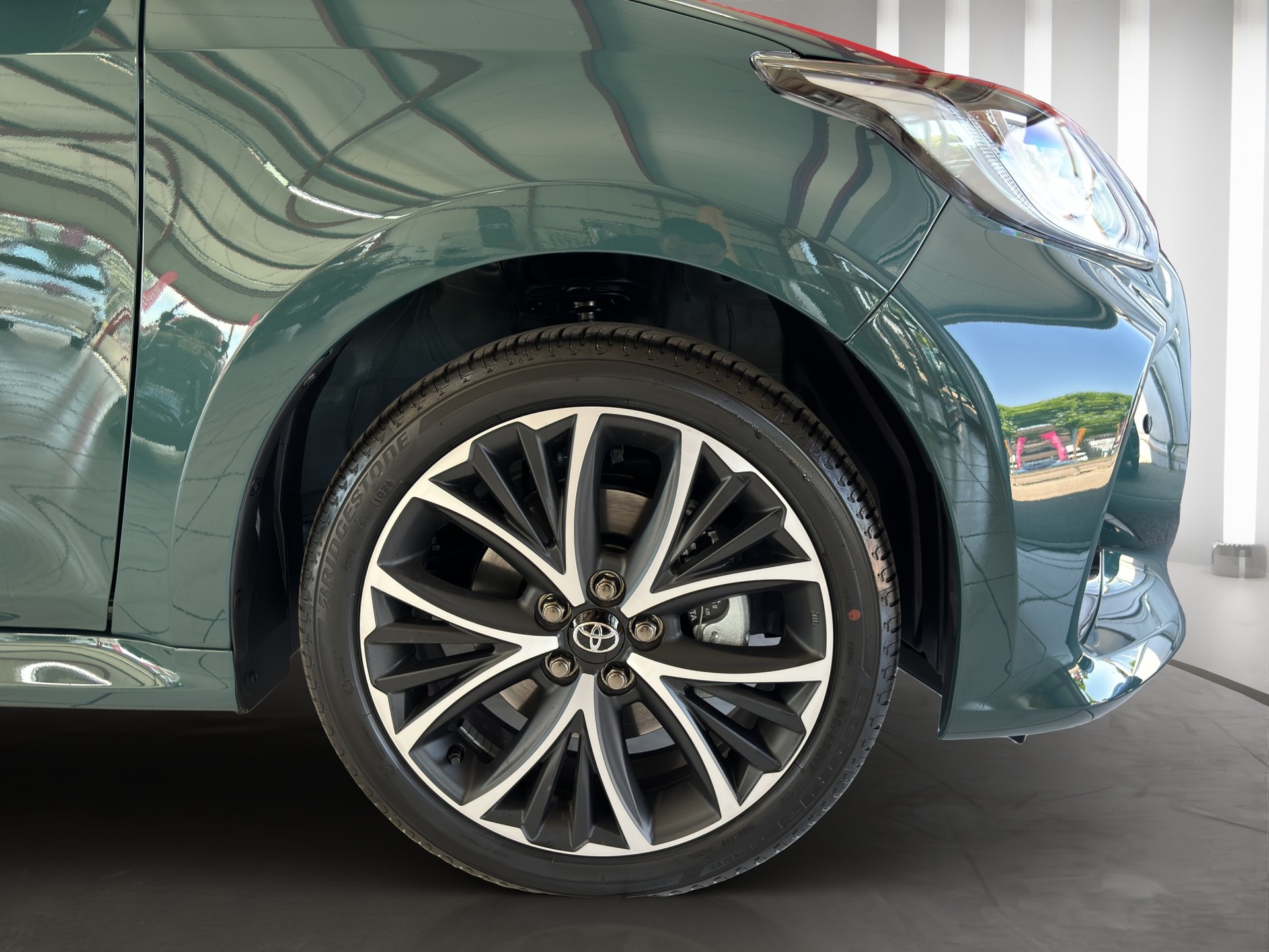 TOYOTA Yaris 1.5 Trend e-CVT-image-20