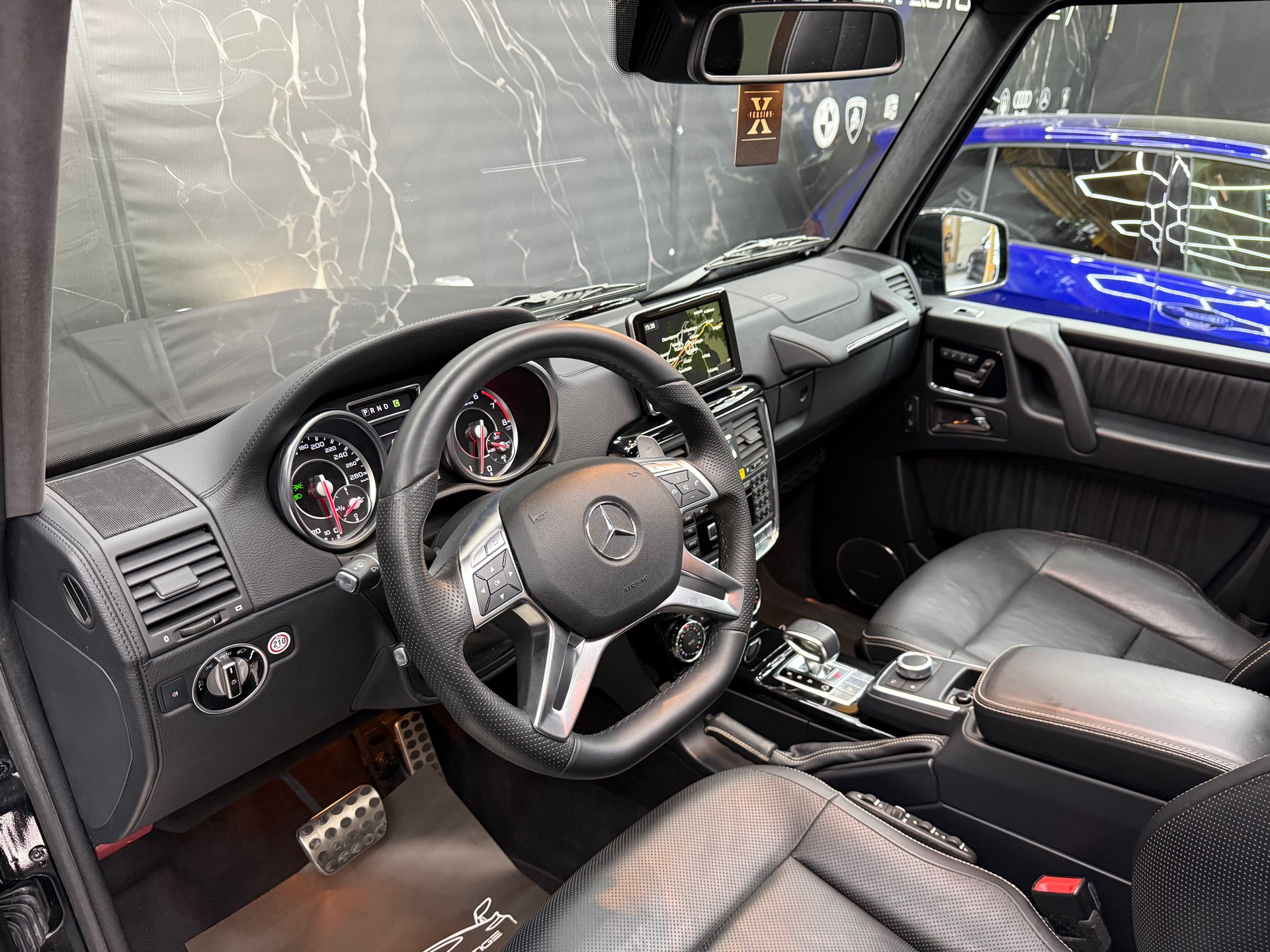 MERCEDES-BENZ G 63 AMG Automatic-image-6