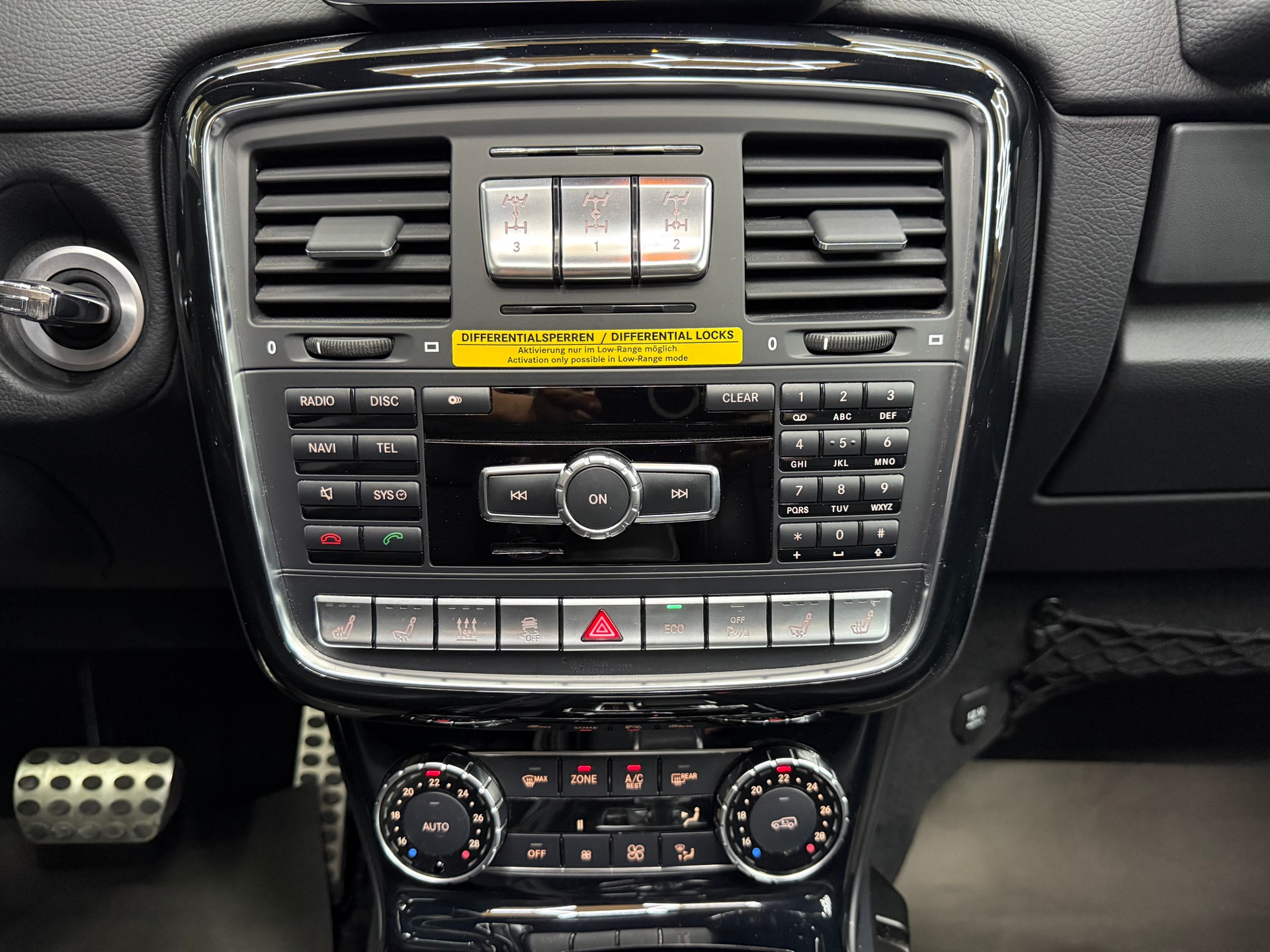 MERCEDES-BENZ G 63 AMG Automatic-image-12