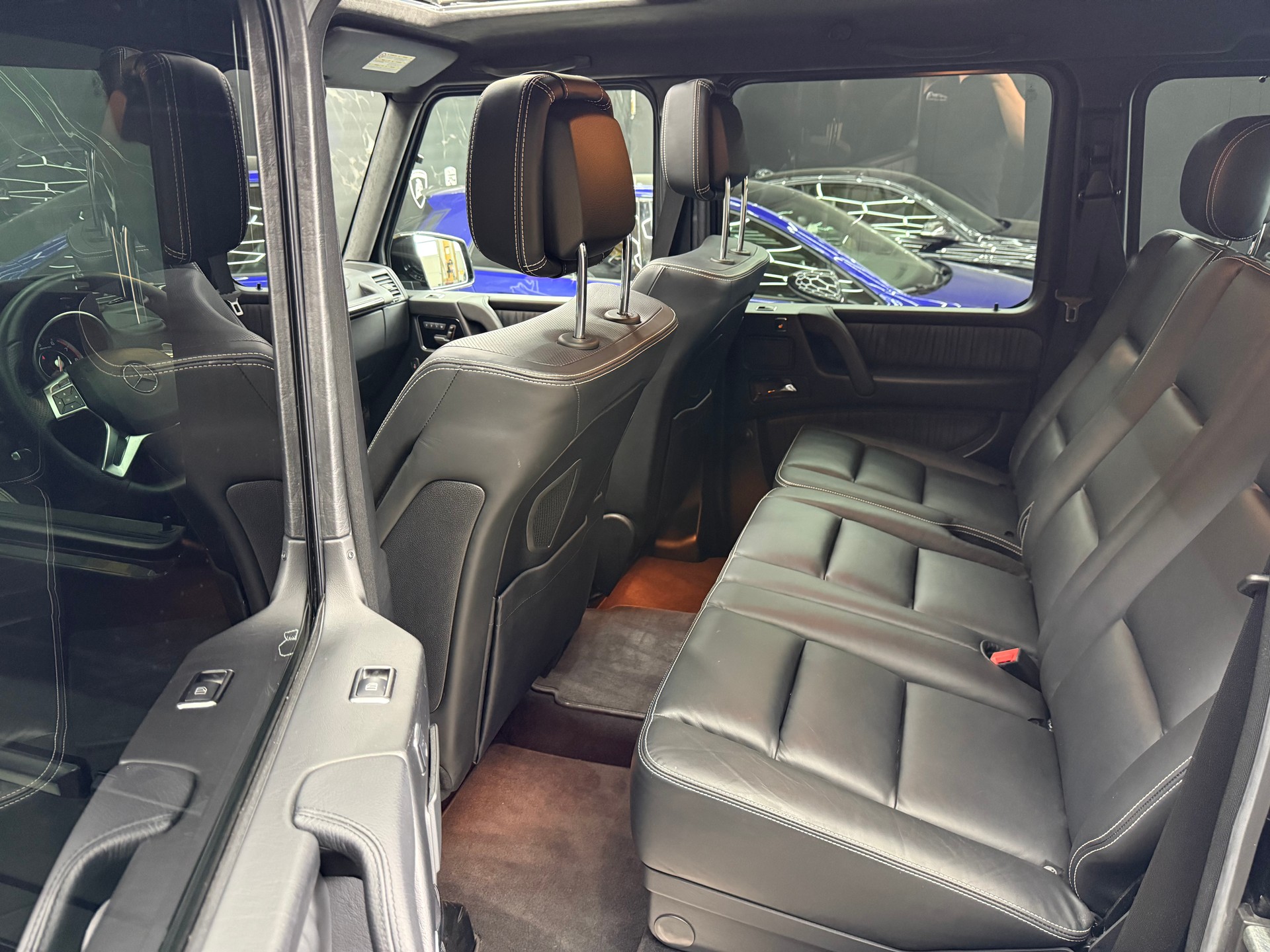 MERCEDES-BENZ G 63 AMG Automatic-image-9