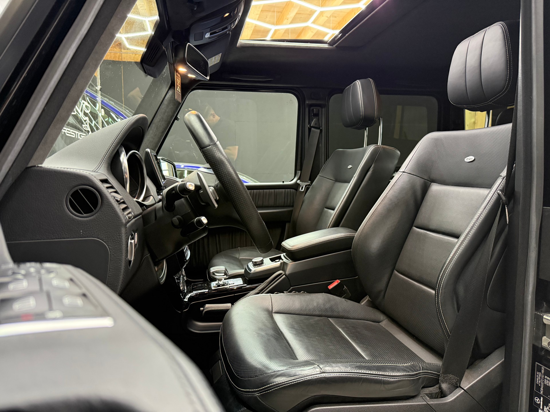 MERCEDES-BENZ G 63 AMG Automatic-image-7
