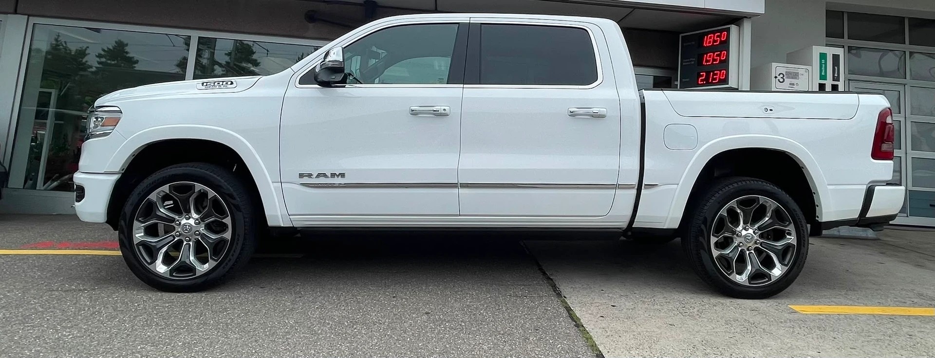 DODGE RAM 1500 Limited Facelift 5.7 HEMI V8 MDS VVT | 3.5 t Anhängelast | Vollausstattung