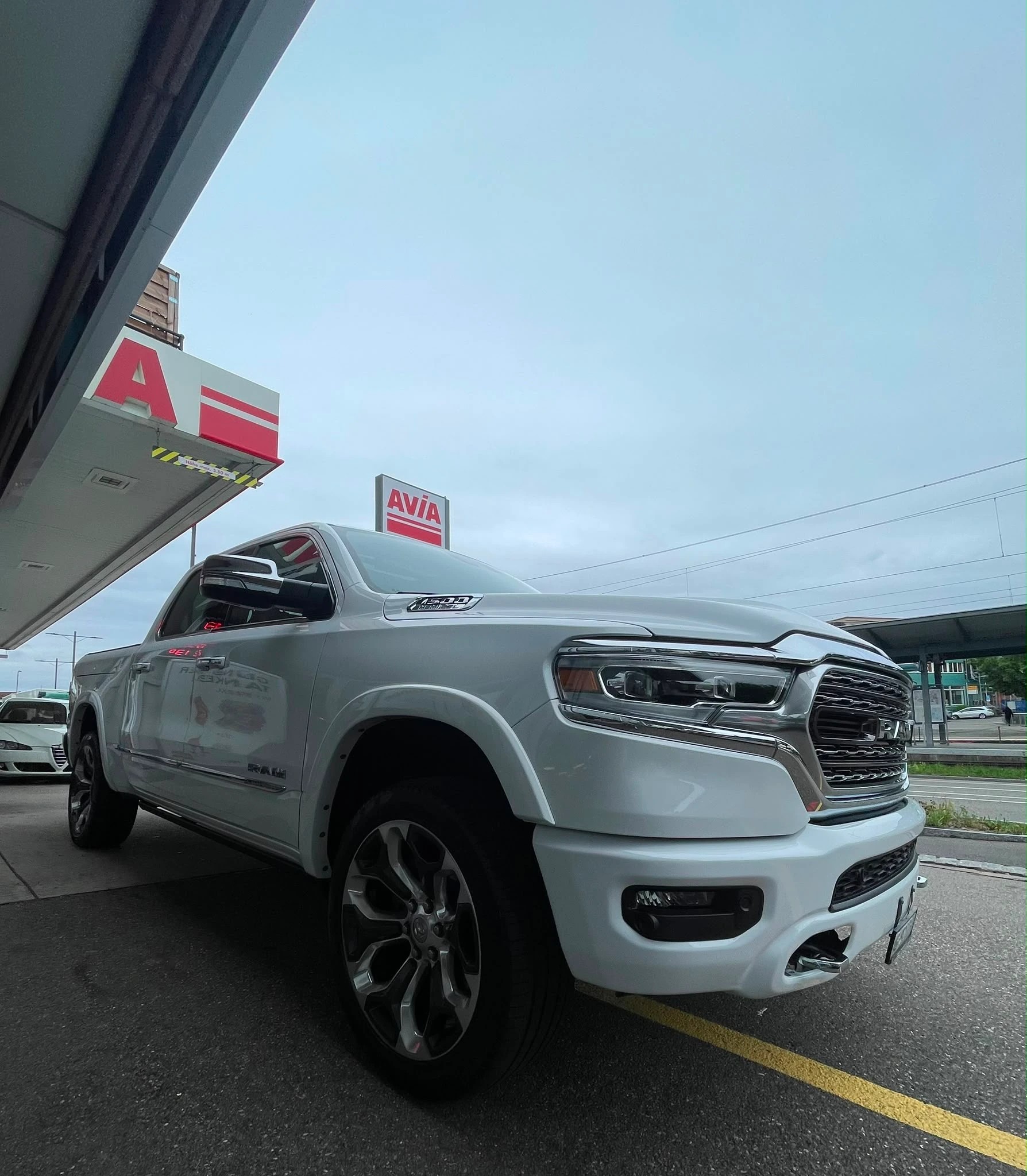 DODGE RAM 1500 Limited Facelift 5.7 HEMI V8 MDS VVT | 3.5 t Anhängelast | Vollausstattung-image-1