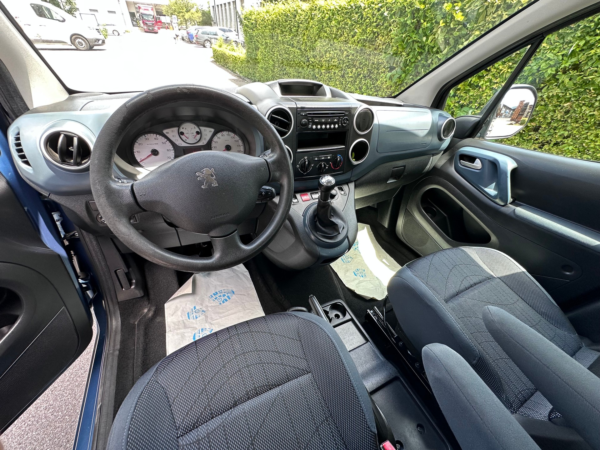 PEUGEOT Partner 1.6 HDI Trendy-image-11