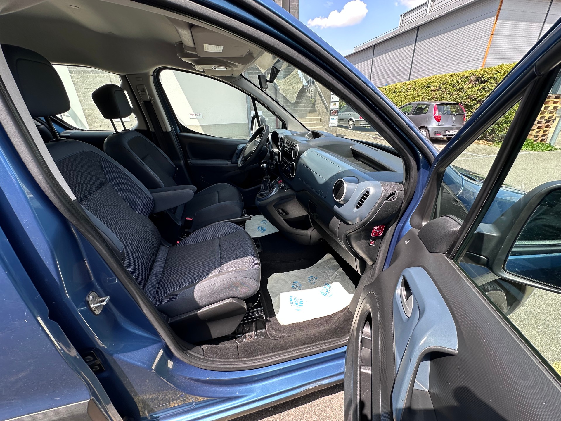 PEUGEOT Partner 1.6 HDI Trendy-image-9