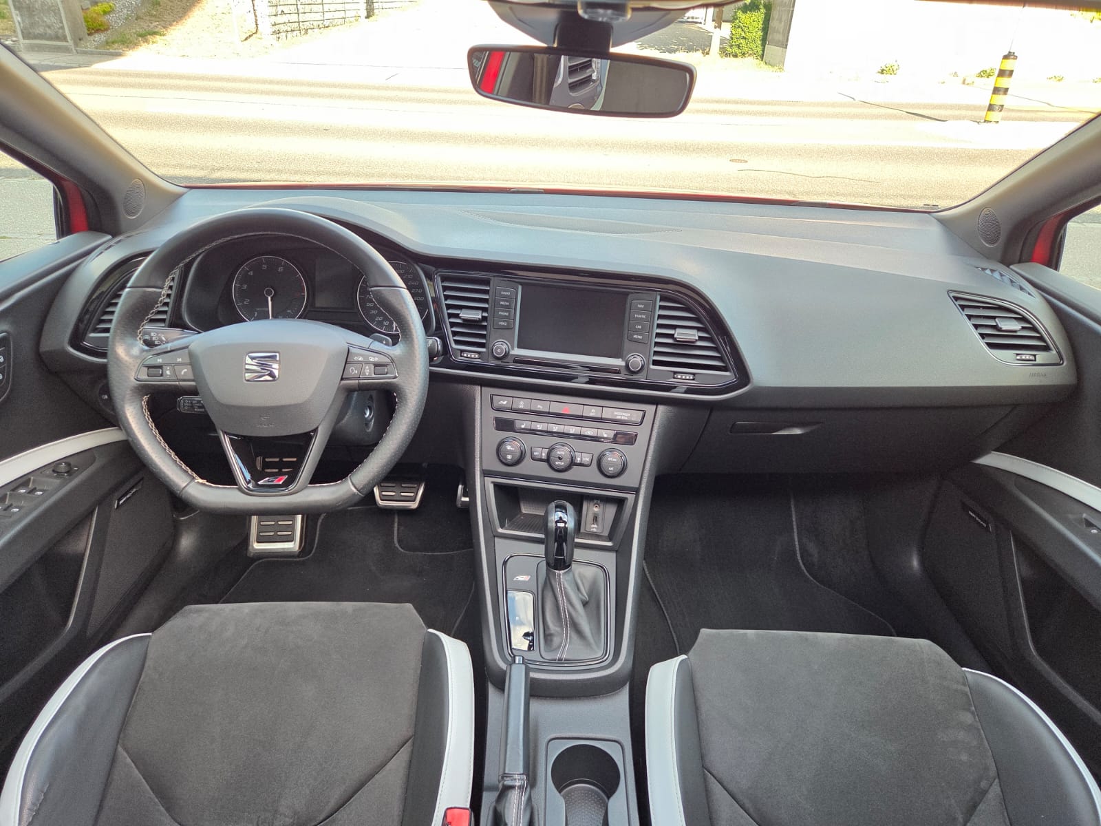 SEAT Leon ST 2.0 TSI Cupra 290 DSG-image-11