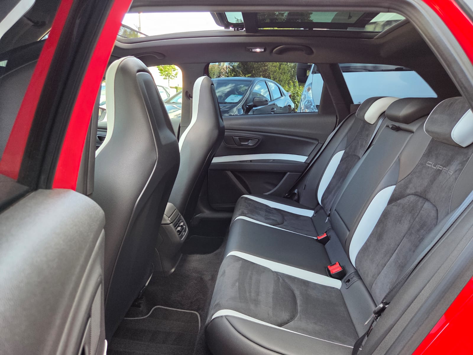 SEAT Leon ST 2.0 TSI Cupra 290 DSG-image-12