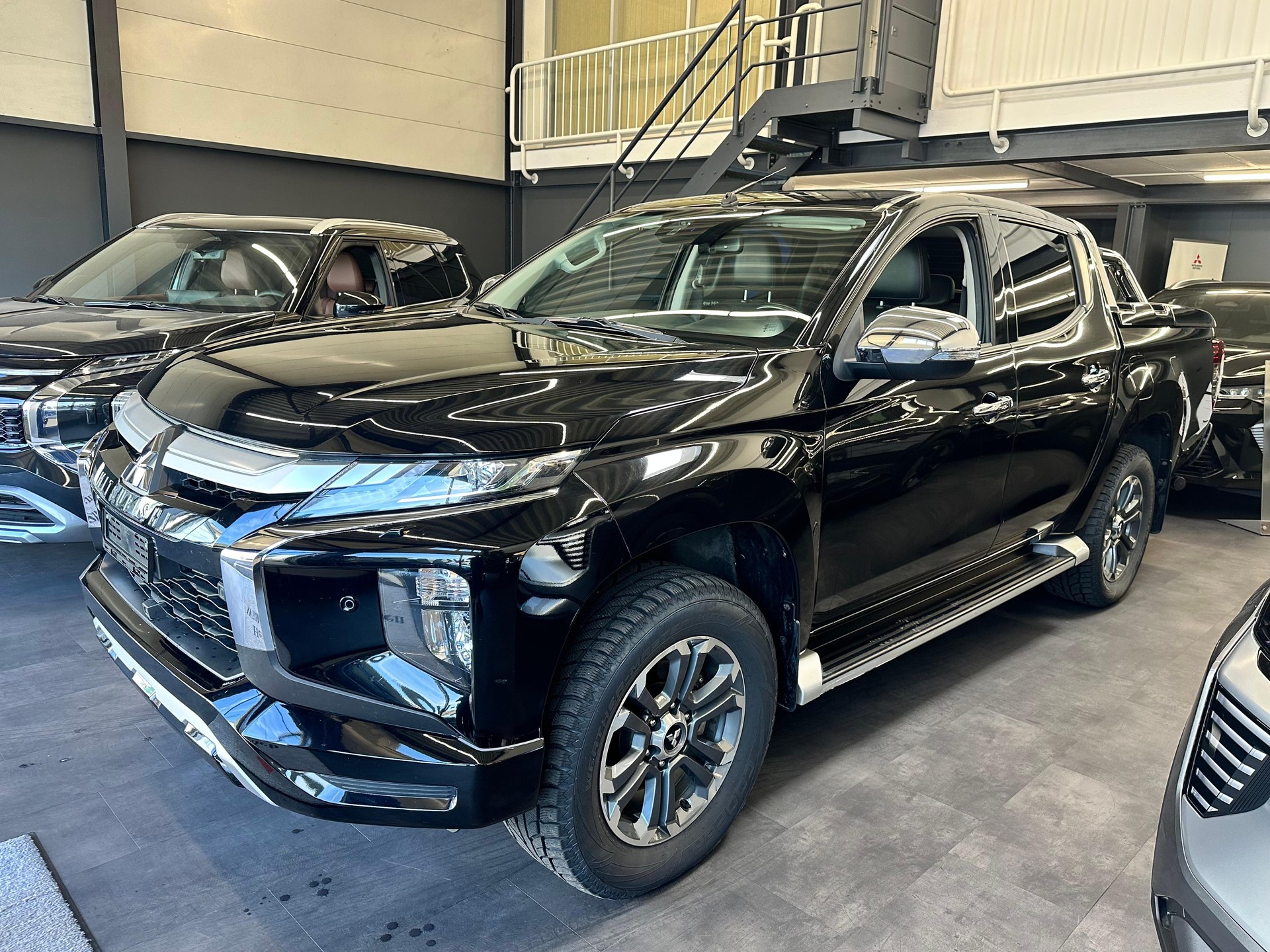 MITSUBISHI L200 D-Cab Pick-up 2.2 DID 4x4 Diamond