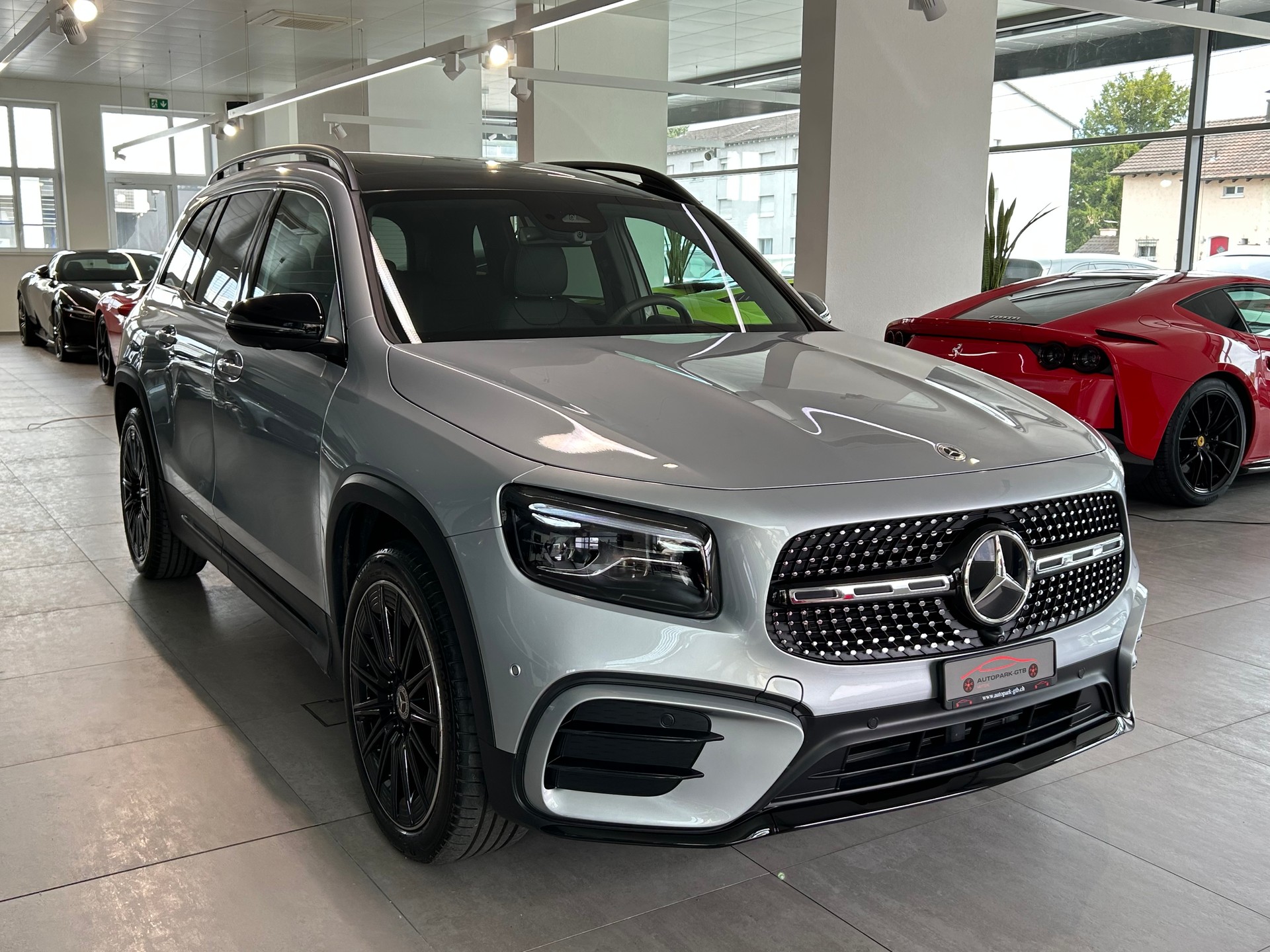 MERCEDES-BENZ GLB 220 d 4Matic 8G-Tronic-showroom-element-1