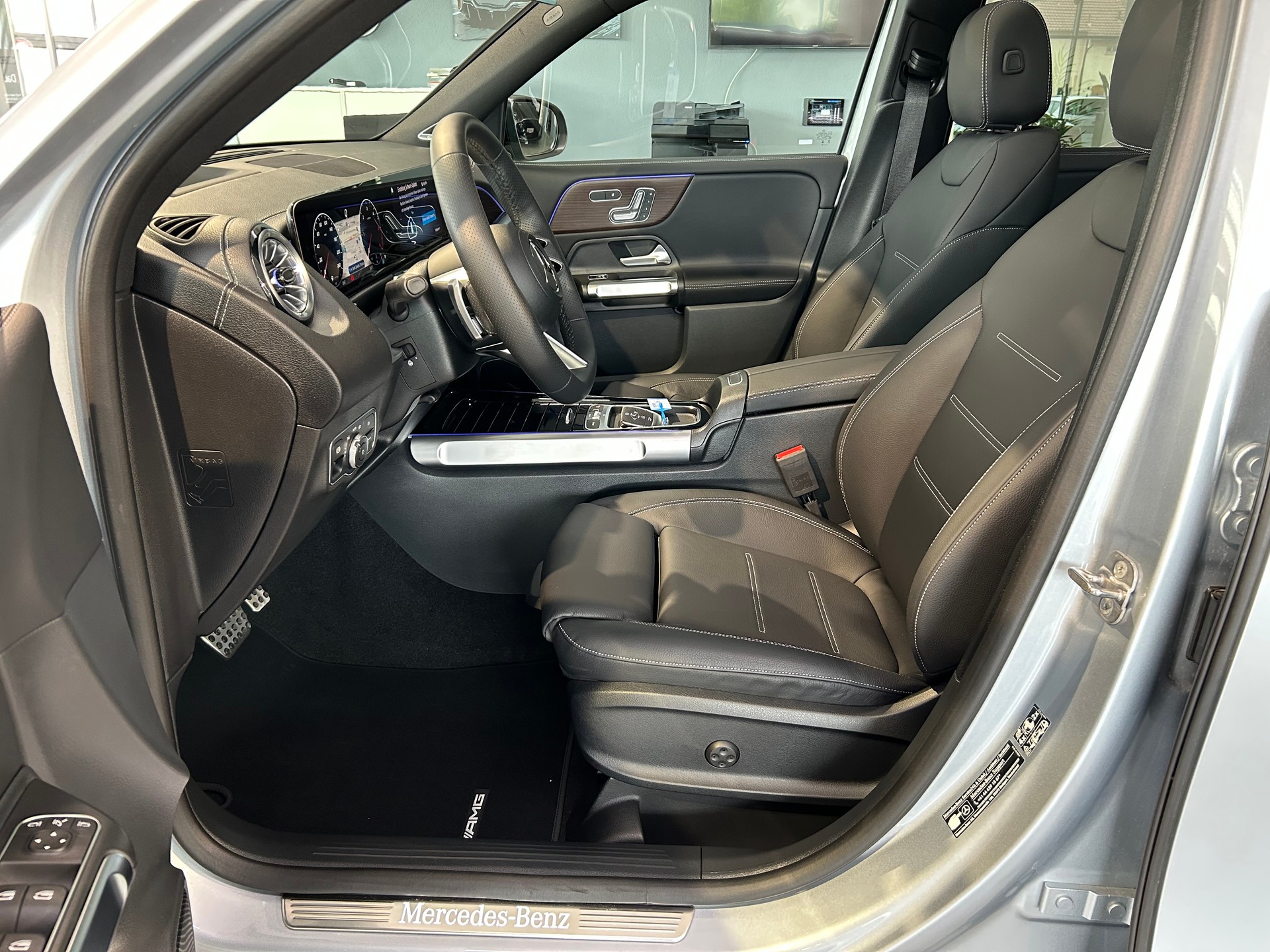 MERCEDES-BENZ GLB 220 d 4Matic 8G-Tronic-image-9
