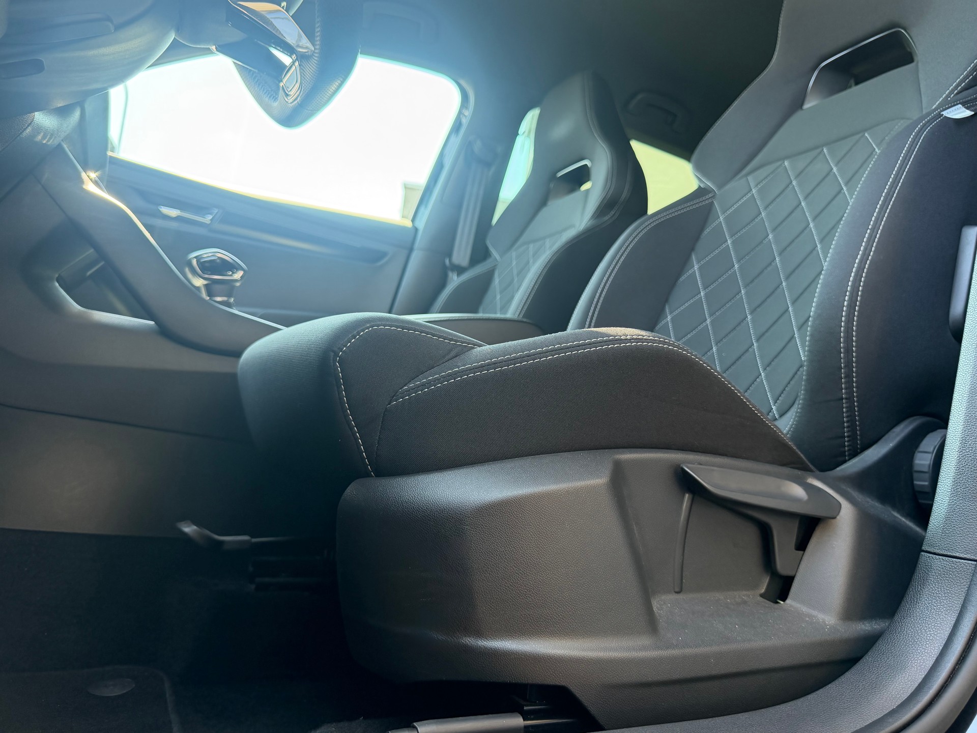 SKODA Karoq 1.5 TSI SportLine DSG-image-7