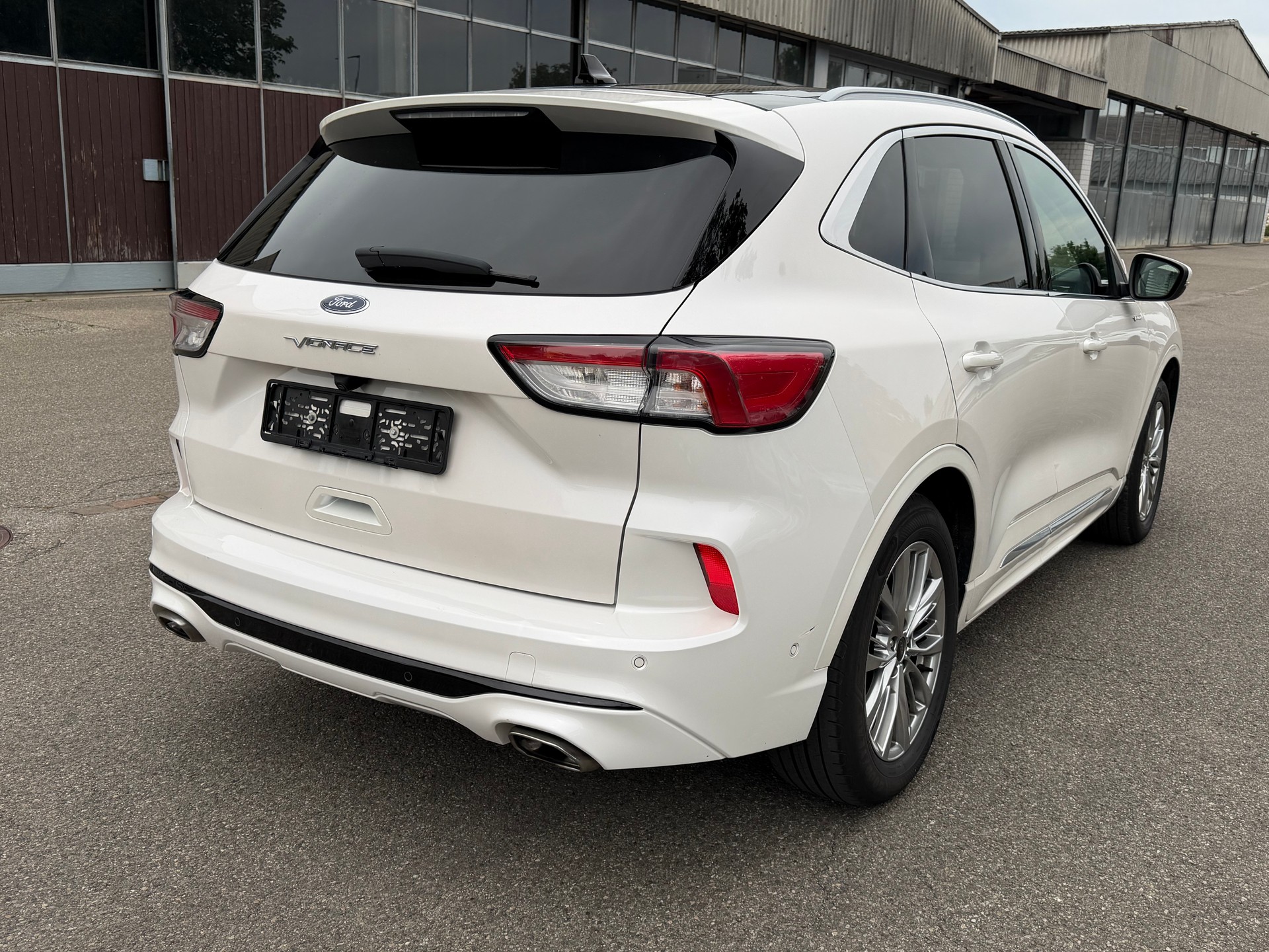 FORD Kuga 2.0 TDCi EcoBlue Vignale 4WD Automat-image-2