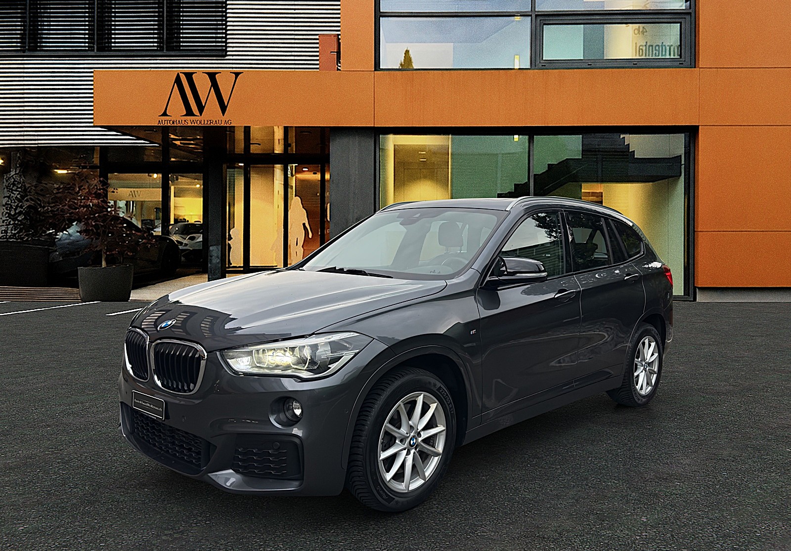 BMW X1 25i xDrive SAG / Top Ausstattung-showroom-element-2