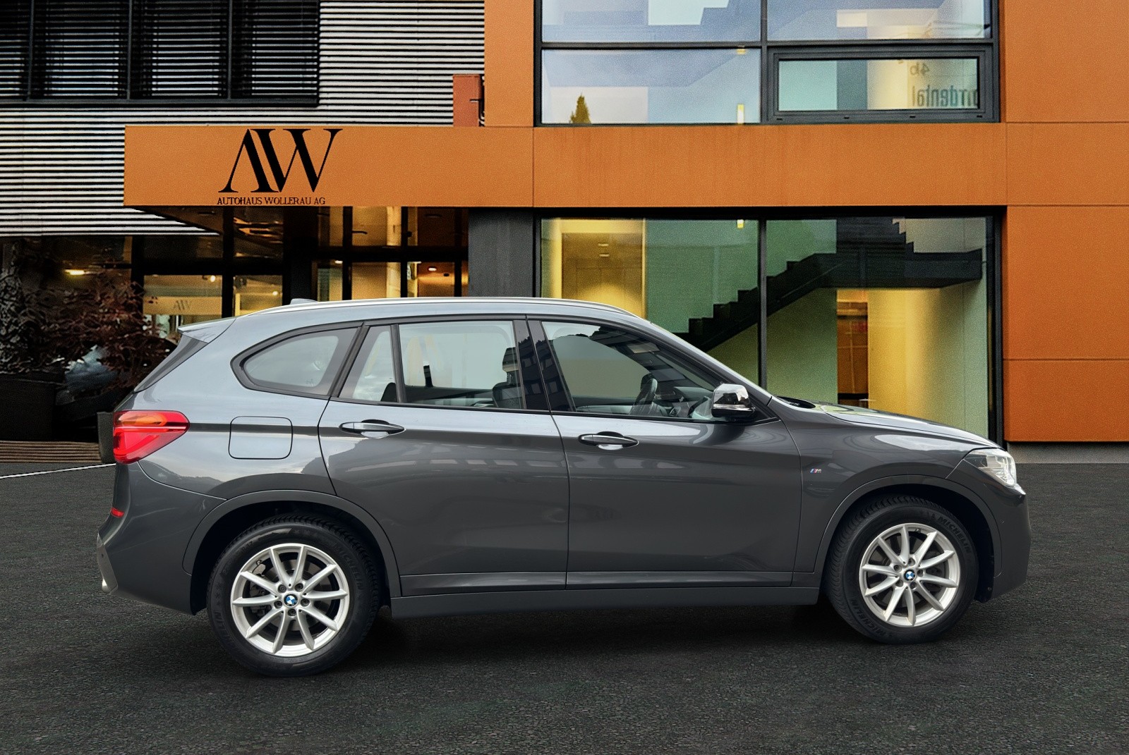 BMW X1 25i xDrive SAG / Top Ausstattung-image-6