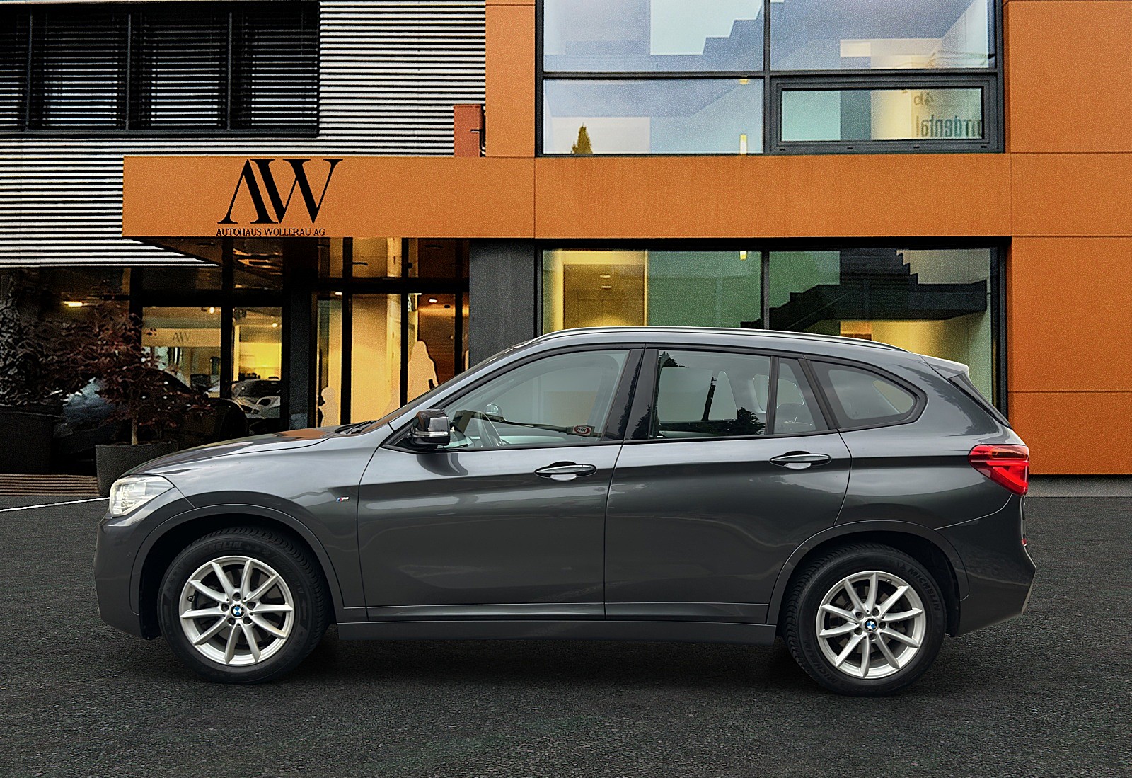 BMW X1 25i xDrive SAG / Top Ausstattung