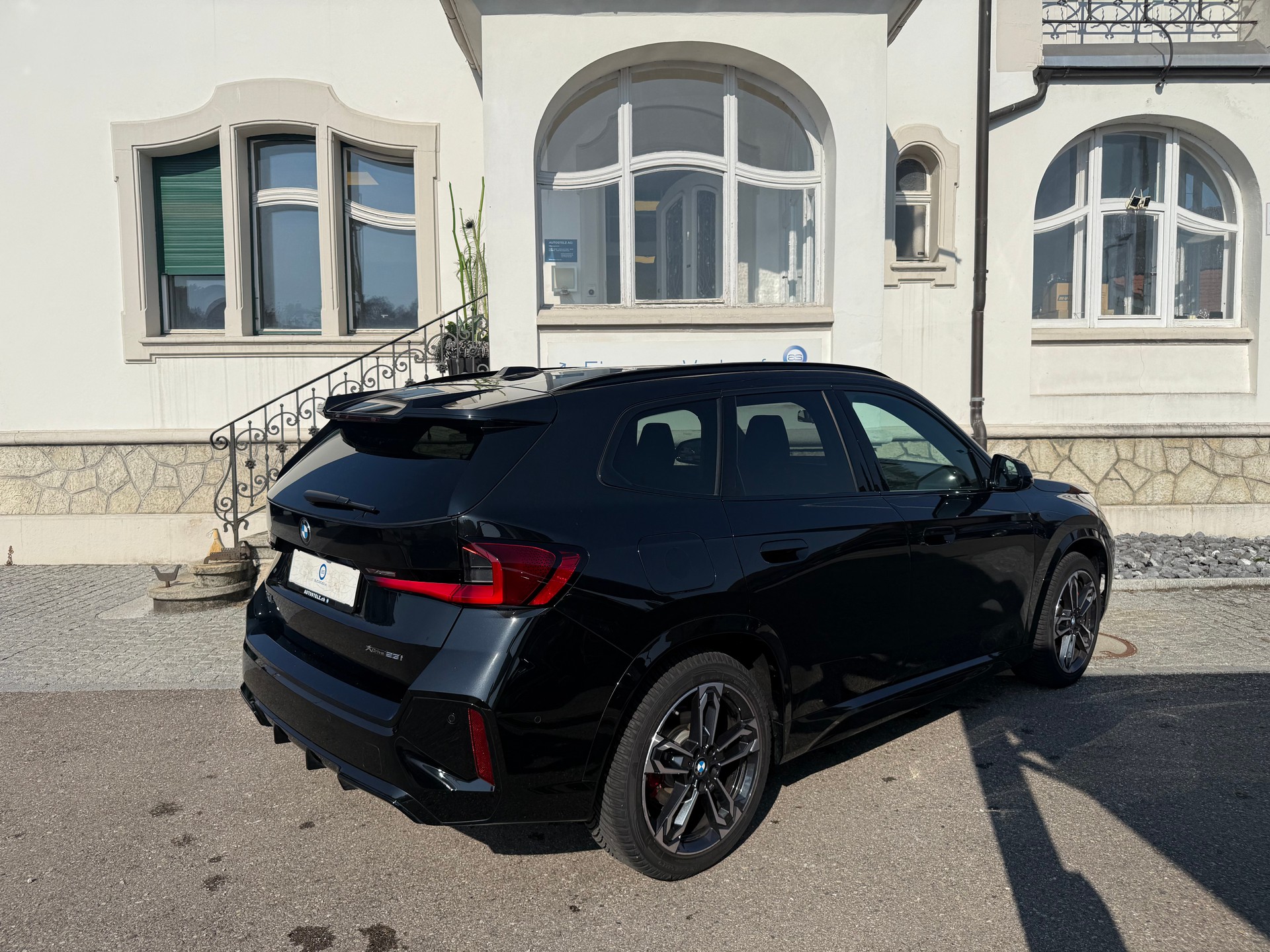BMW X1 23i xDrive paddles M-SPORT PRO-showroom-element-3