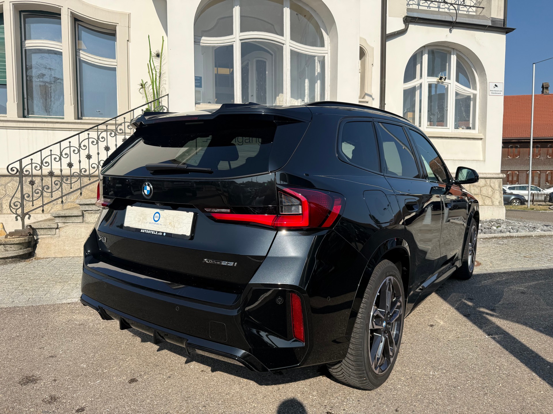 BMW X1 23i xDrive paddles M-SPORT PRO-image-4