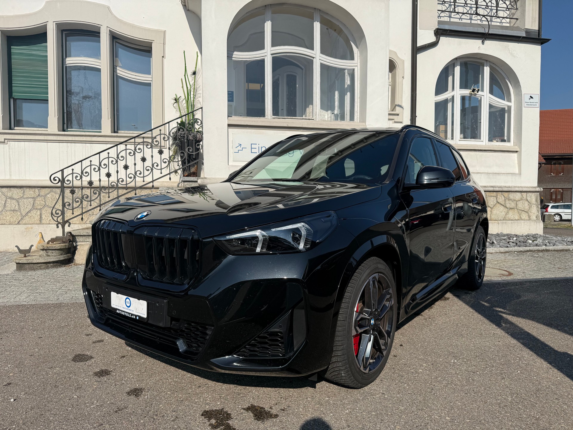 BMW X1 23i xDrive paddles M-SPORT PRO-showroom-element-1