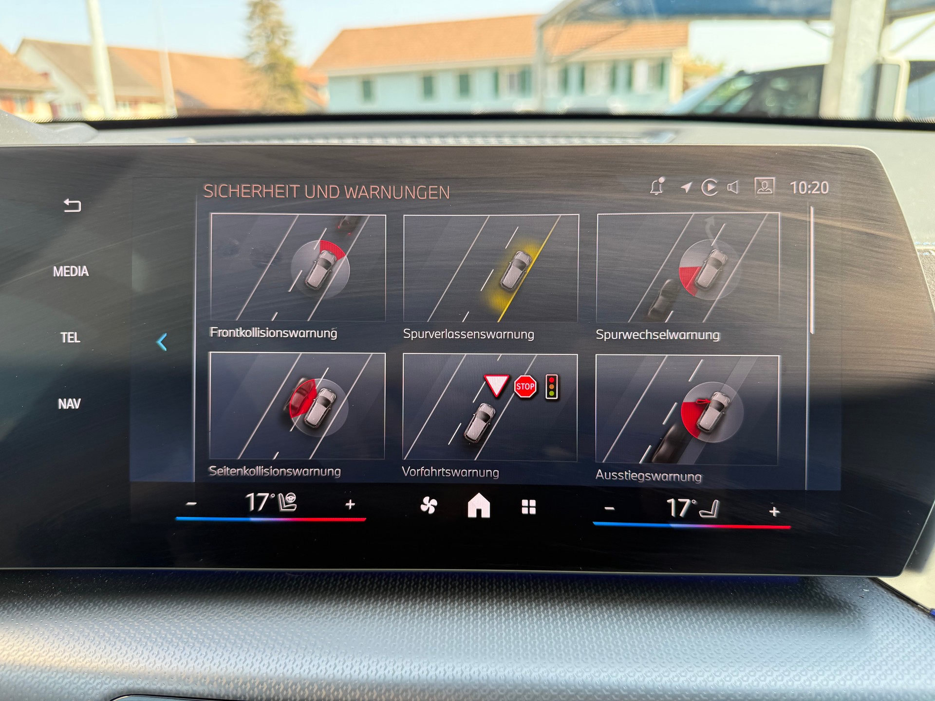 BMW X1 23i xDrive paddles M-SPORT PRO-image-19