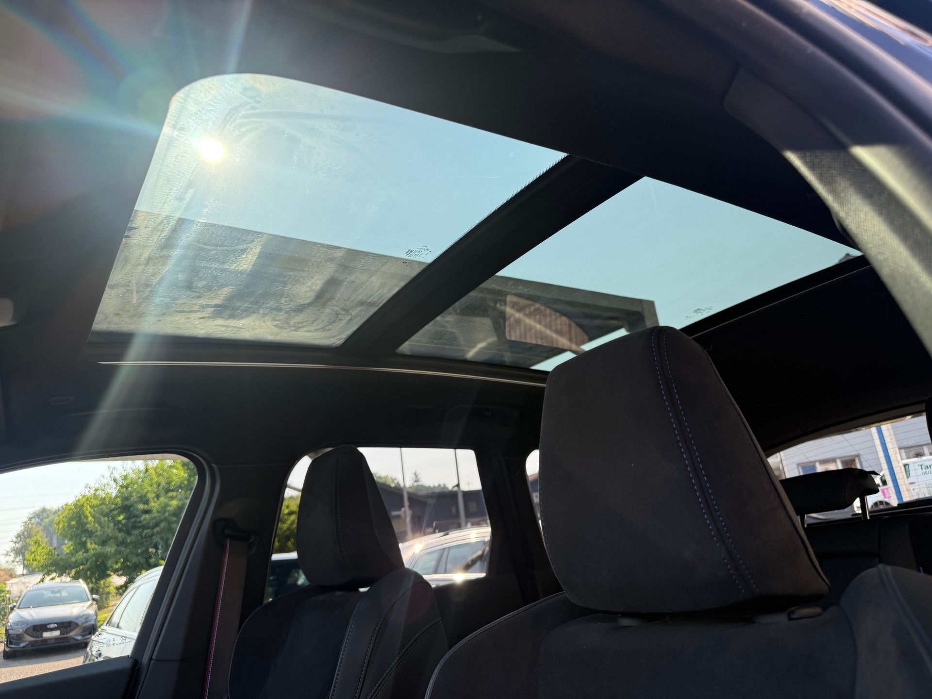 BMW X1 23i xDrive paddles M-SPORT PRO-image-9