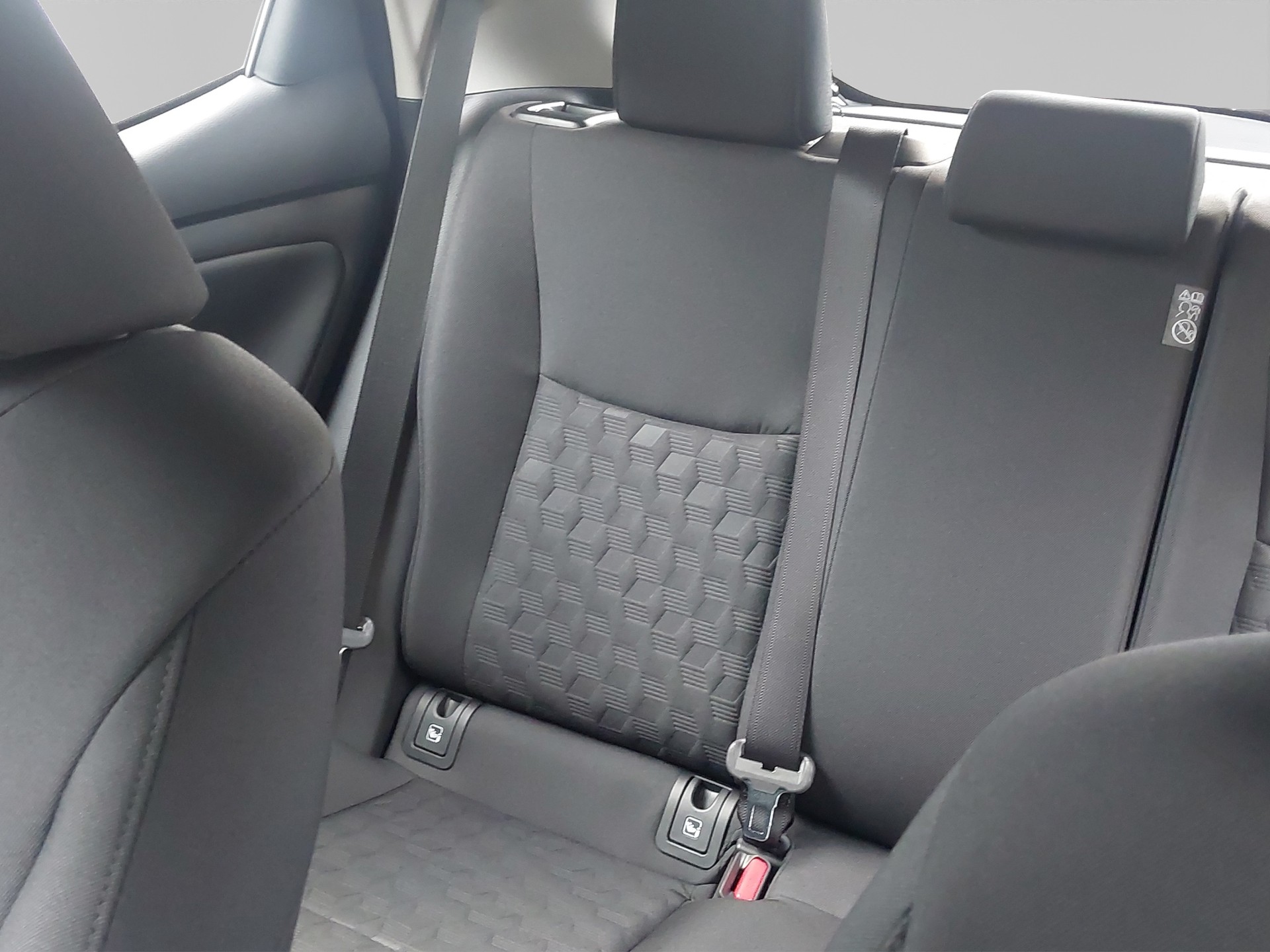TOYOTA Yaris 1.5 VVT-i HSD Comfort-image-11