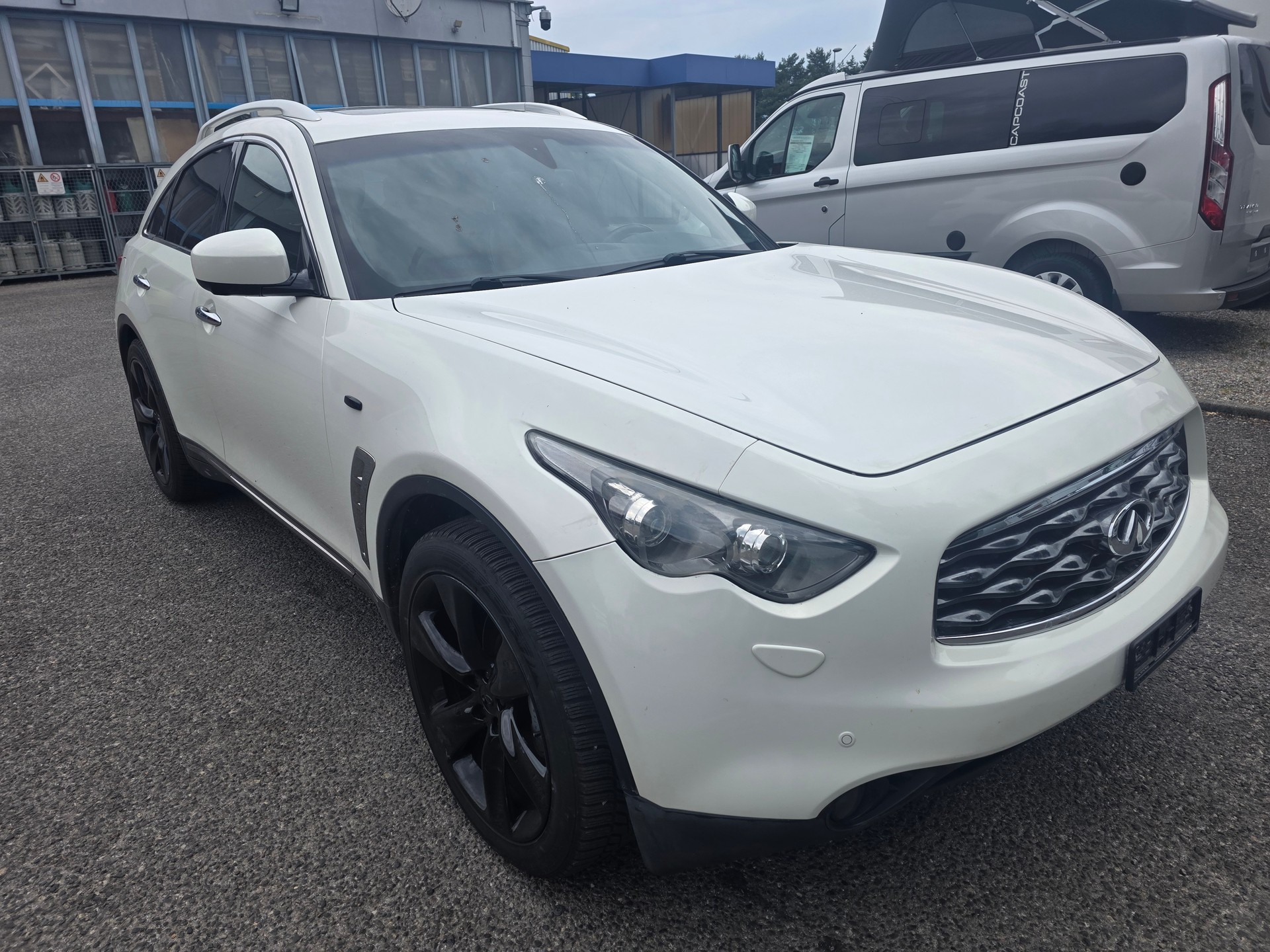 INFINITI FX30d S Premium AWD Automatic-image-2