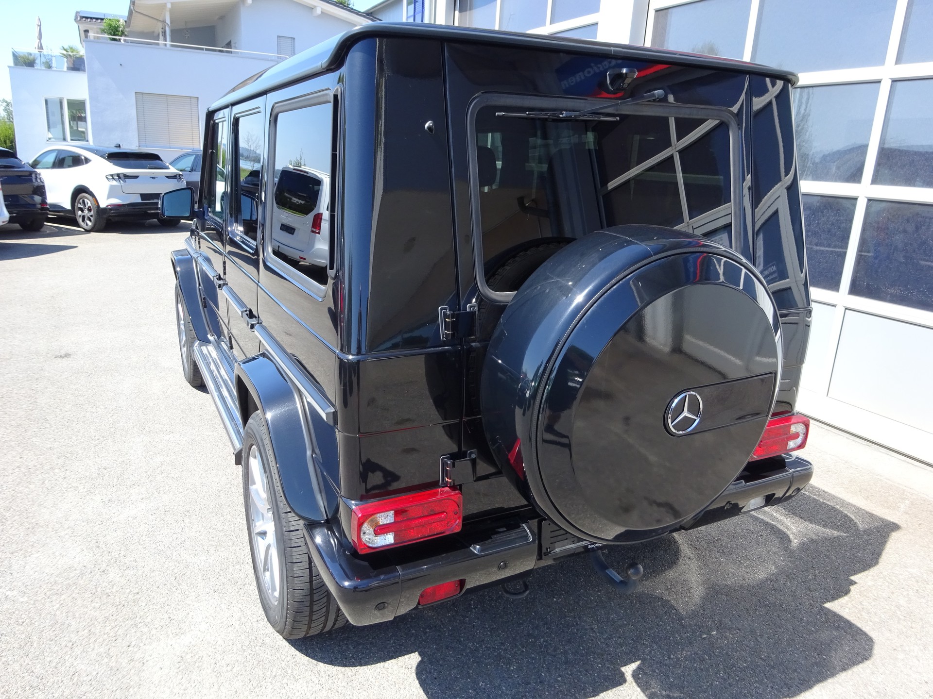 MERCEDES-BENZ G 63 AMG Automatic-showroom-element-1