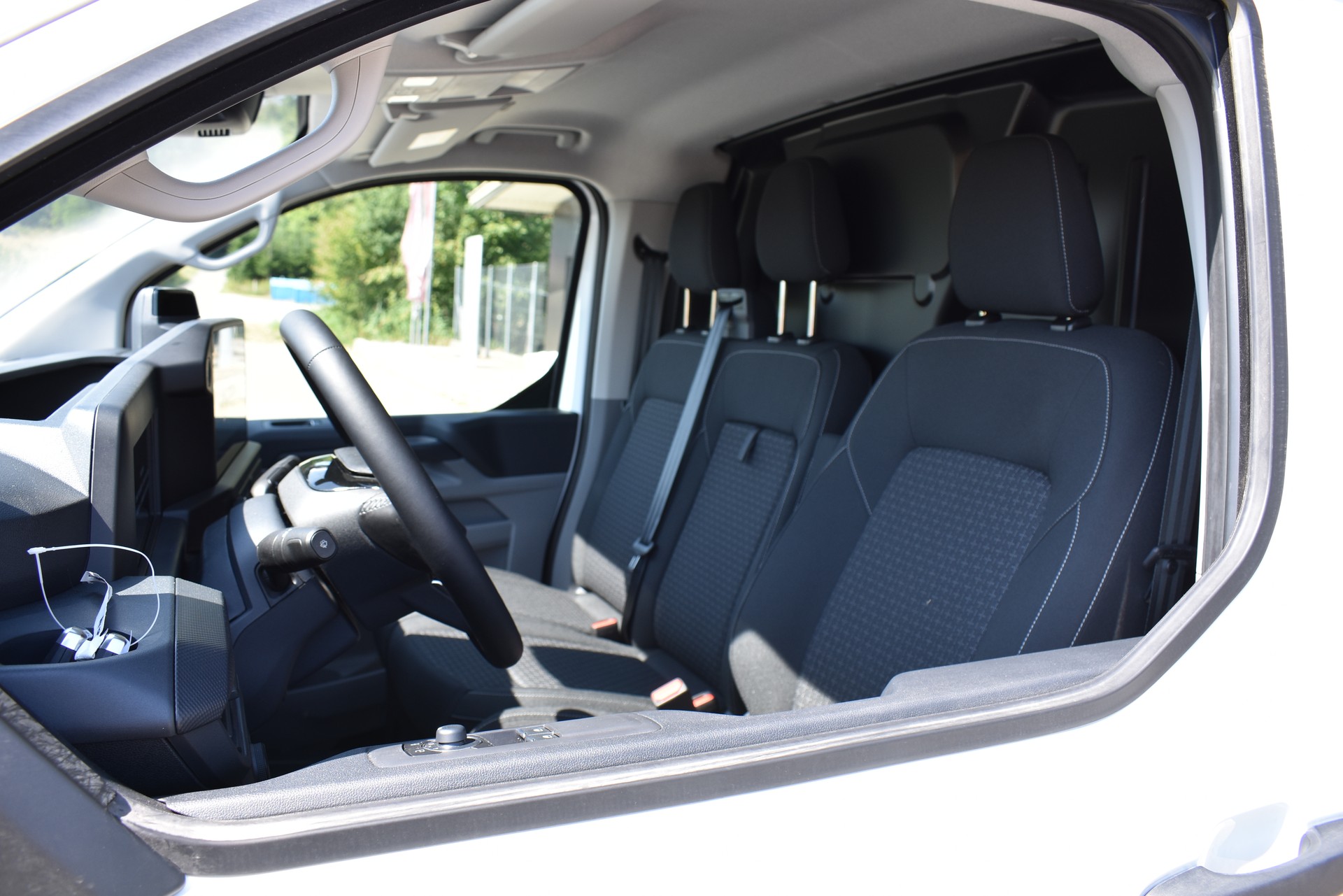 FORD E-Transit C Van 320 L1 Trend 83kWh-image-7