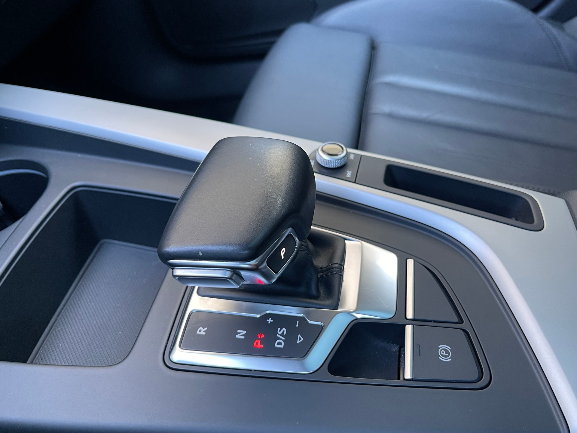 AUDI A4 Avant 50 TDI S line quattro tiptronic-image-18