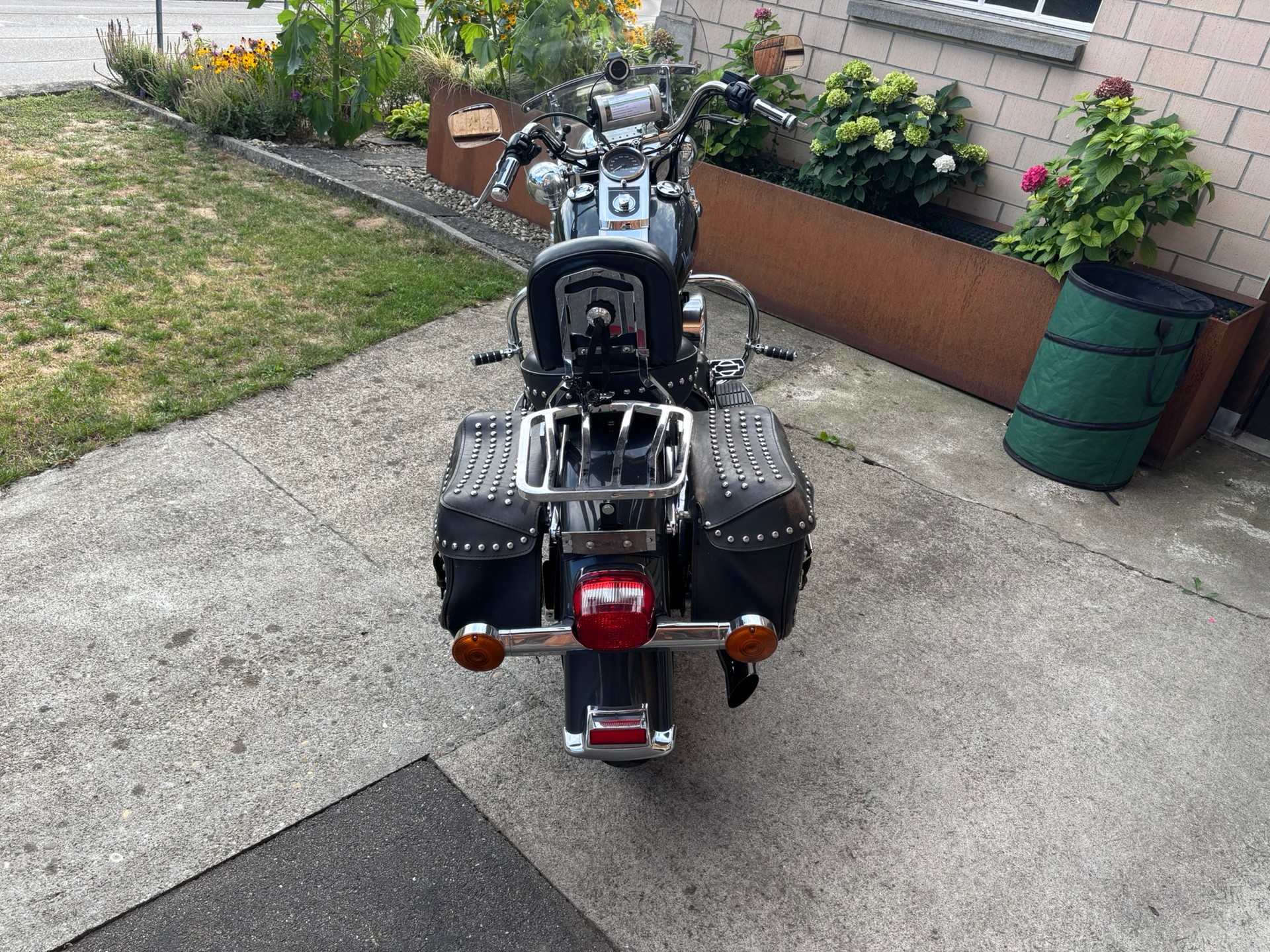 HARLEY-DAVIDSON FXSTC Softail Custom-image-1