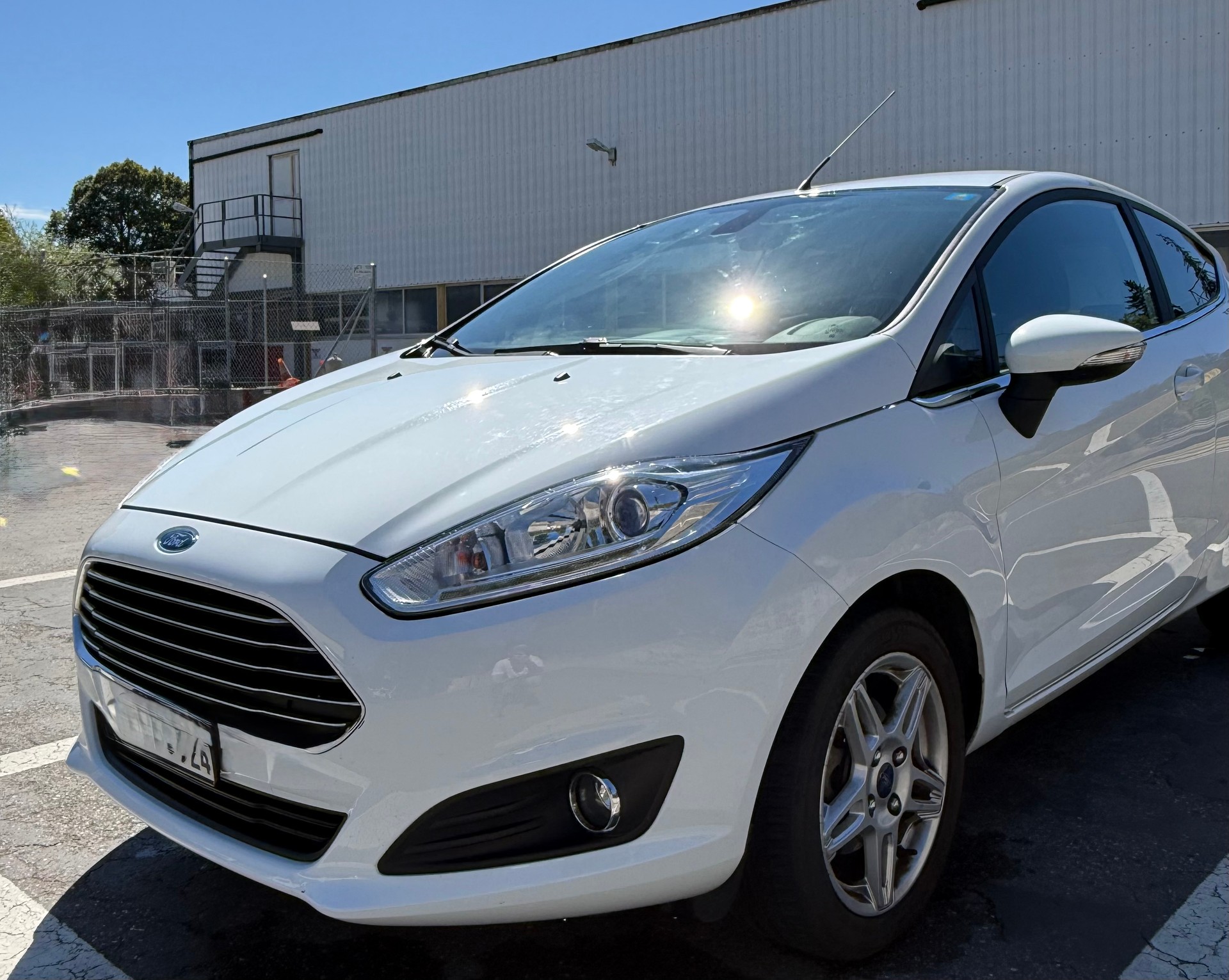 FORD Titanium-image-2