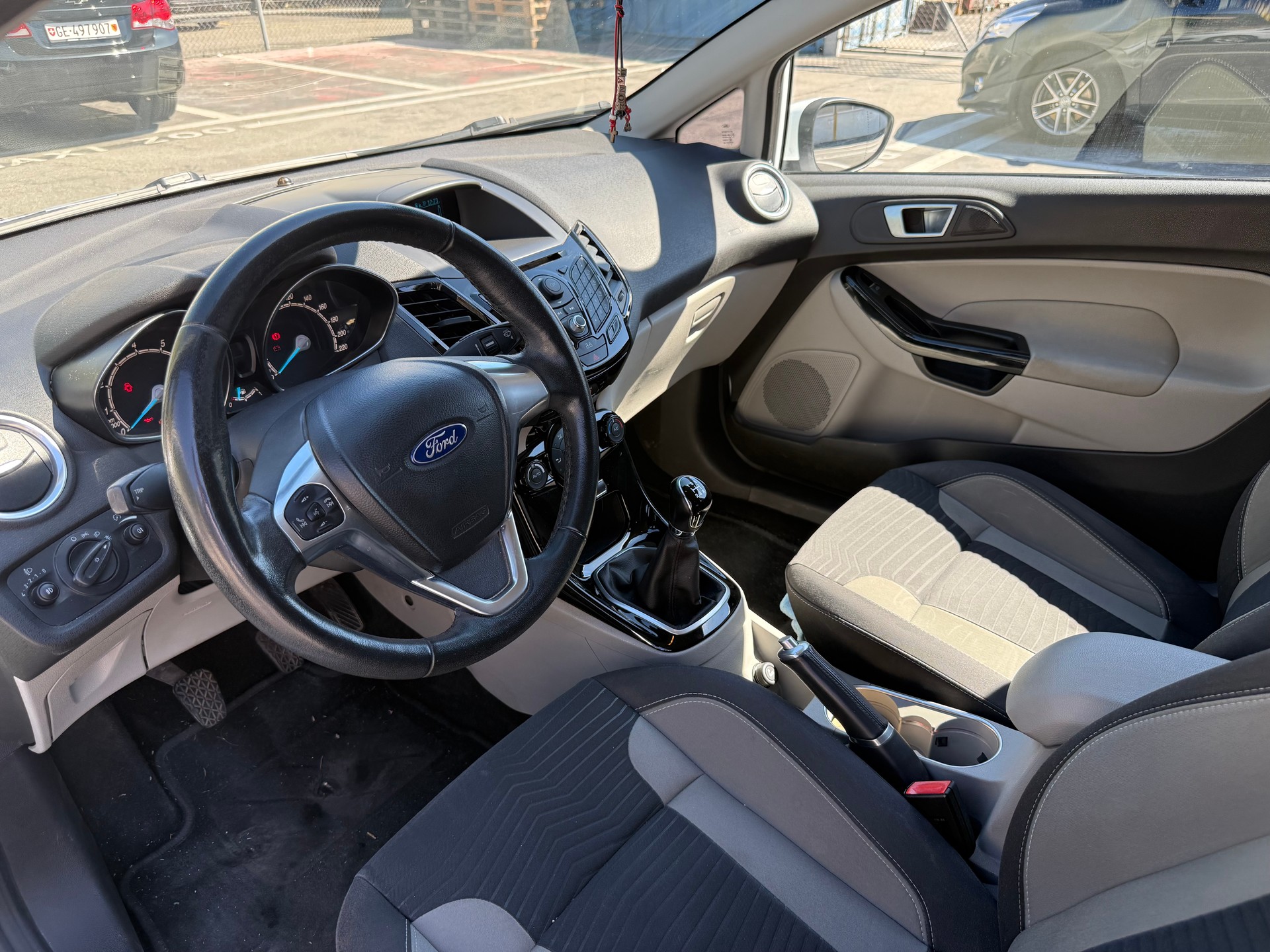 FORD Titanium-image-4