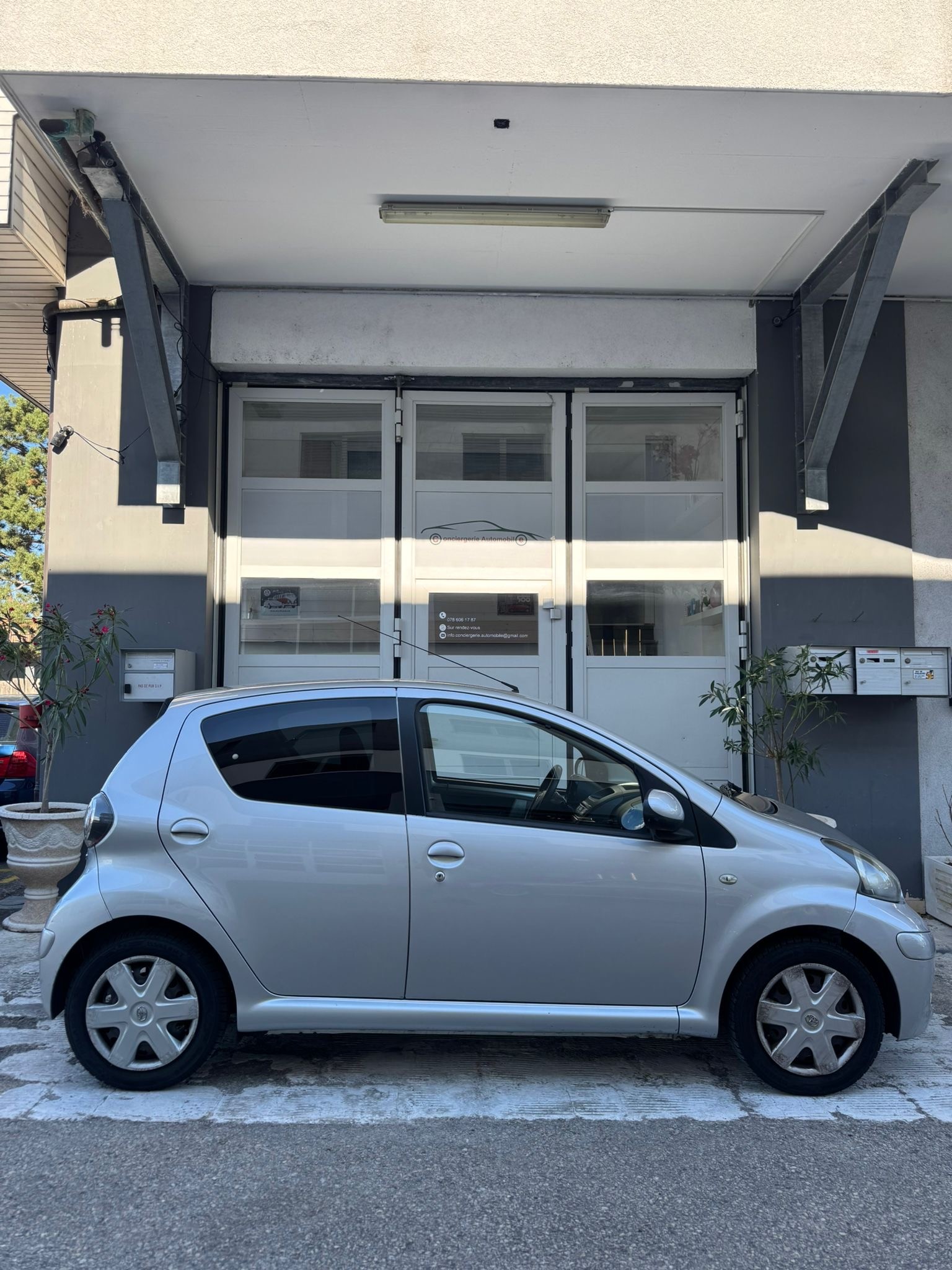 TOYOTA Aygo 1.0 Linea Luna Cool Multimode-showroom-element-1