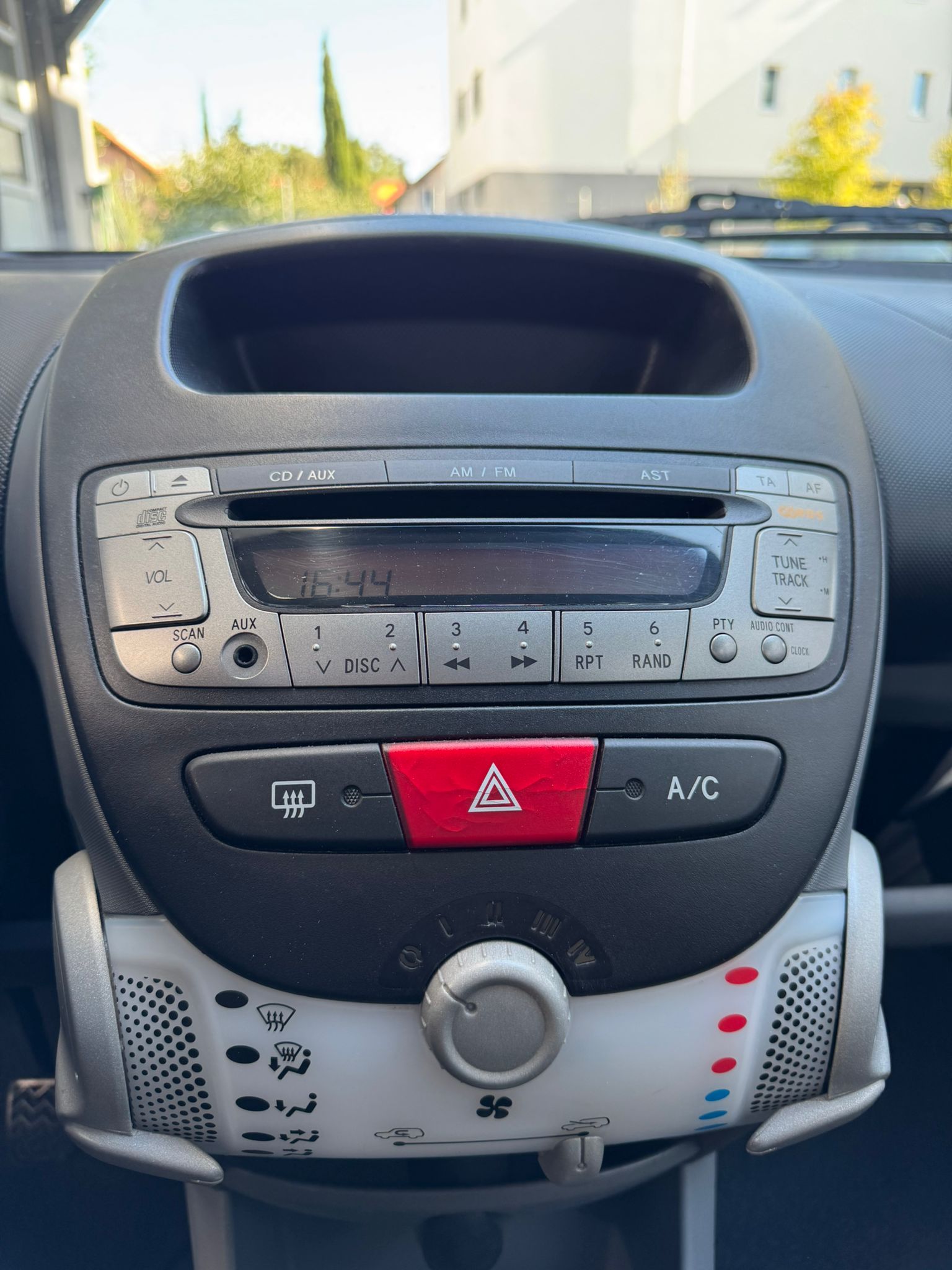 TOYOTA Aygo 1.0 Linea Luna Cool Multimode-image-21
