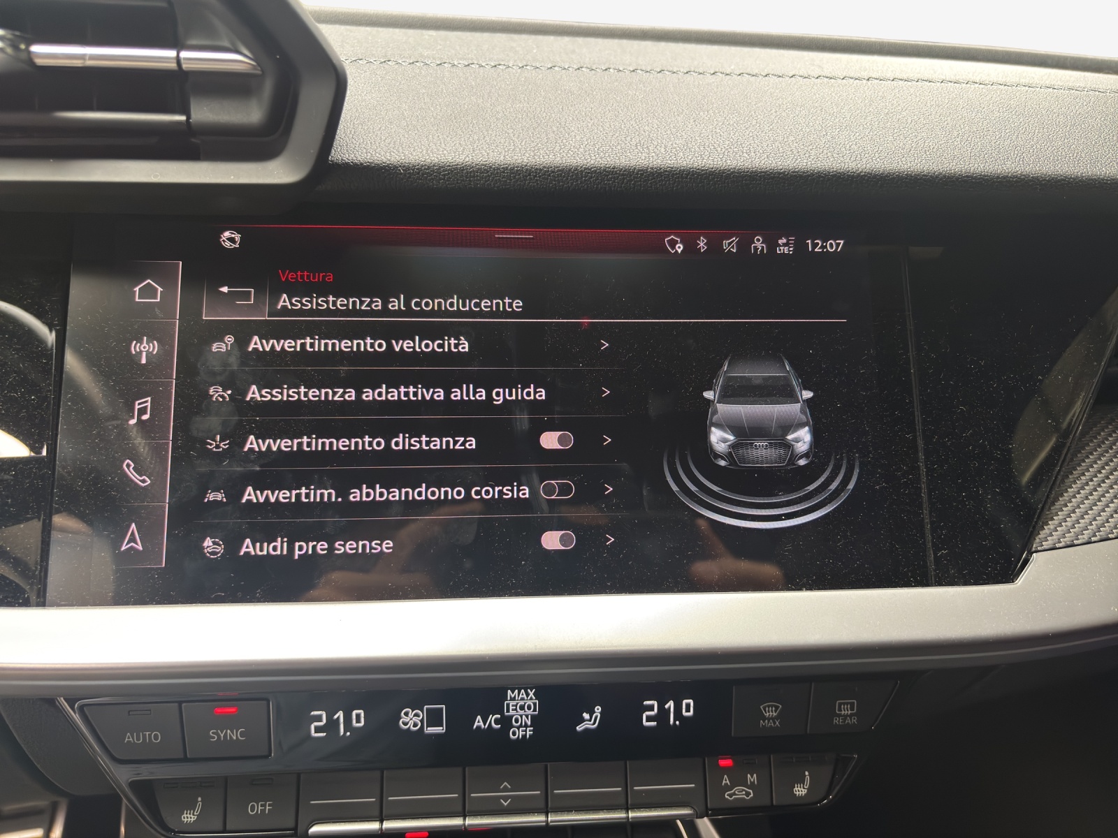 AUDI S3 Sportback 2.0 TFSI quattro S-tronic-image-14