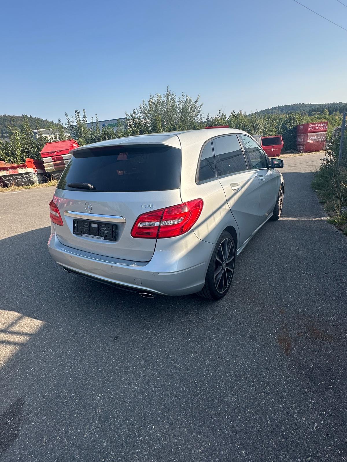 MERCEDES-BENZ B 200 CDI 7G-DCT-image-2