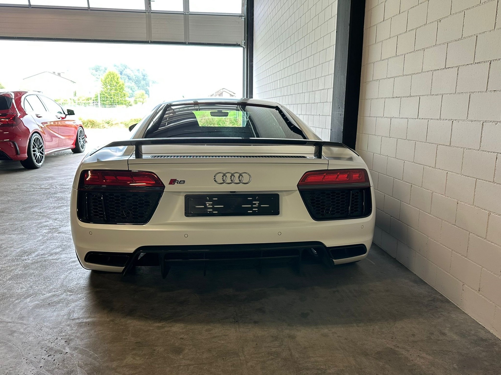 AUDI R8 Coupé 5.2 plus S-Tronic Audi Exclusive Mattlackierung-showroom-element-3