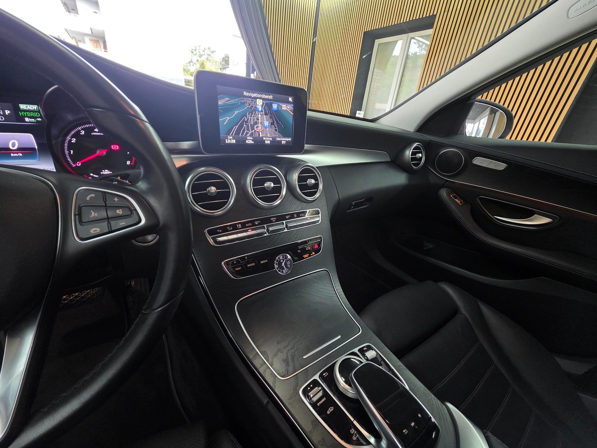 MERCEDES-BENZ C 350 e Avantgarde 7G-Tronic-image-12