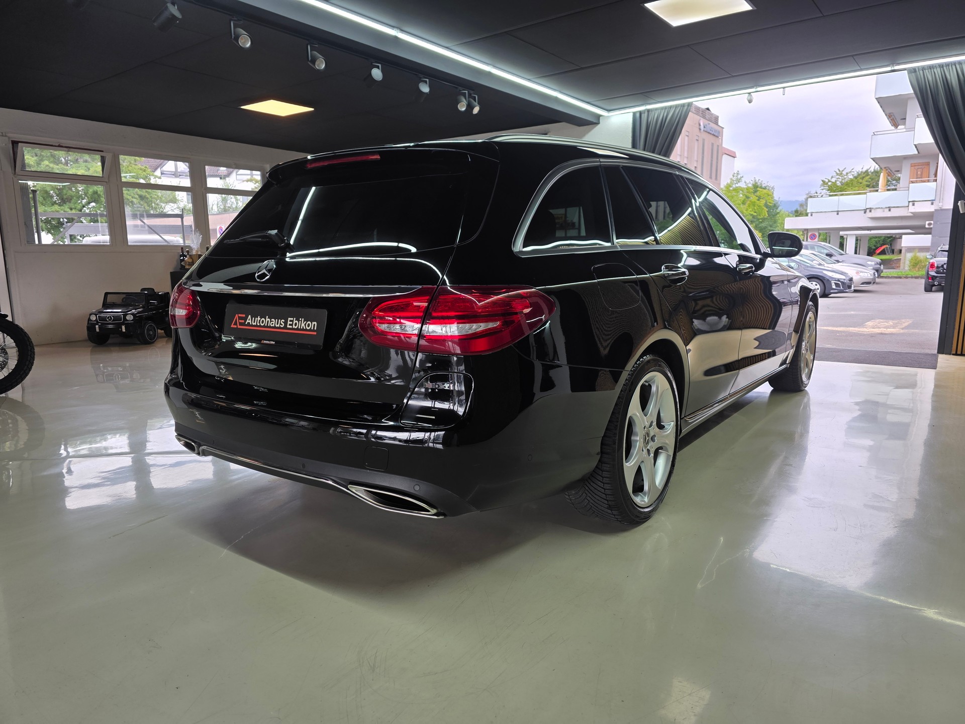 MERCEDES-BENZ C 350 e Avantgarde 7G-Tronic-image-6