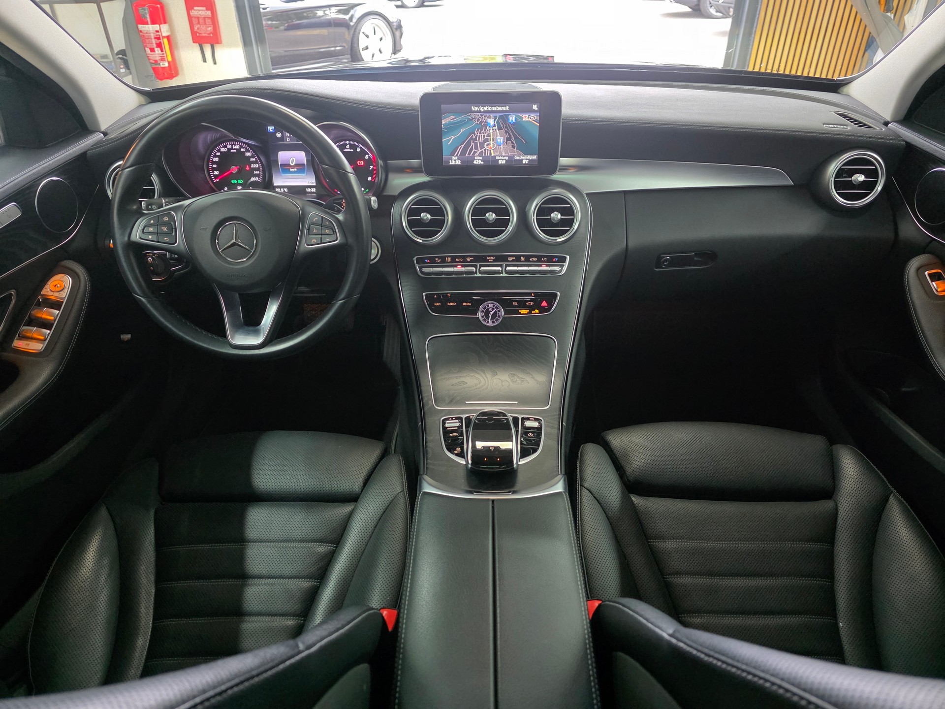 MERCEDES-BENZ C 350 e Avantgarde 7G-Tronic-image-11