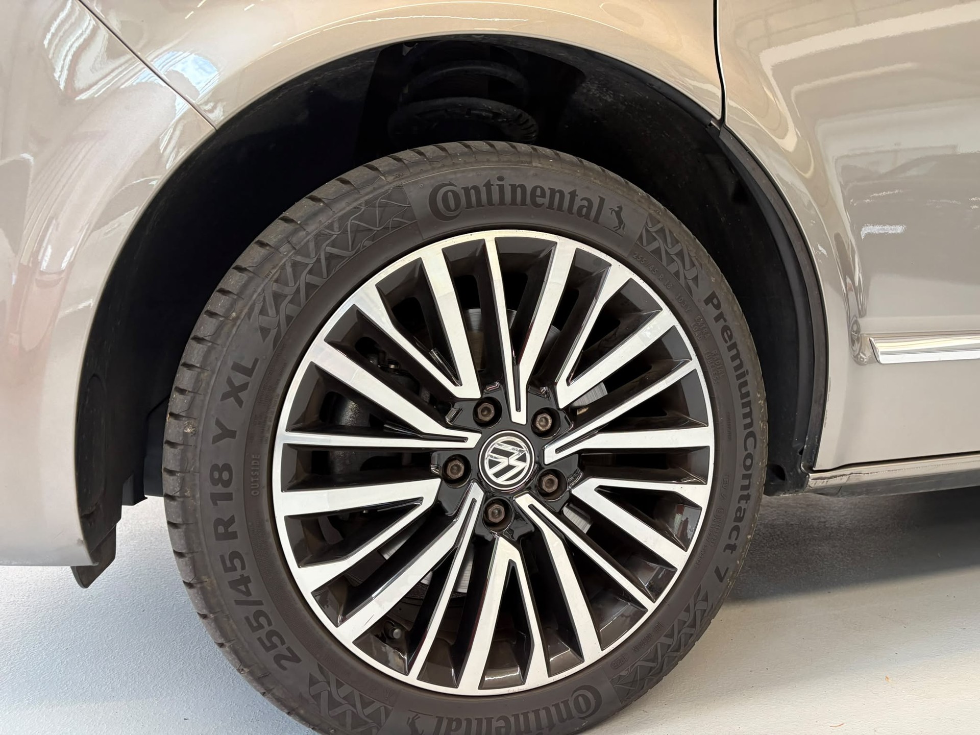 VW T6.1 Multivan 2.0 Bi-TDI Highline Liberty 4Mot. DSG-showroom-element-2