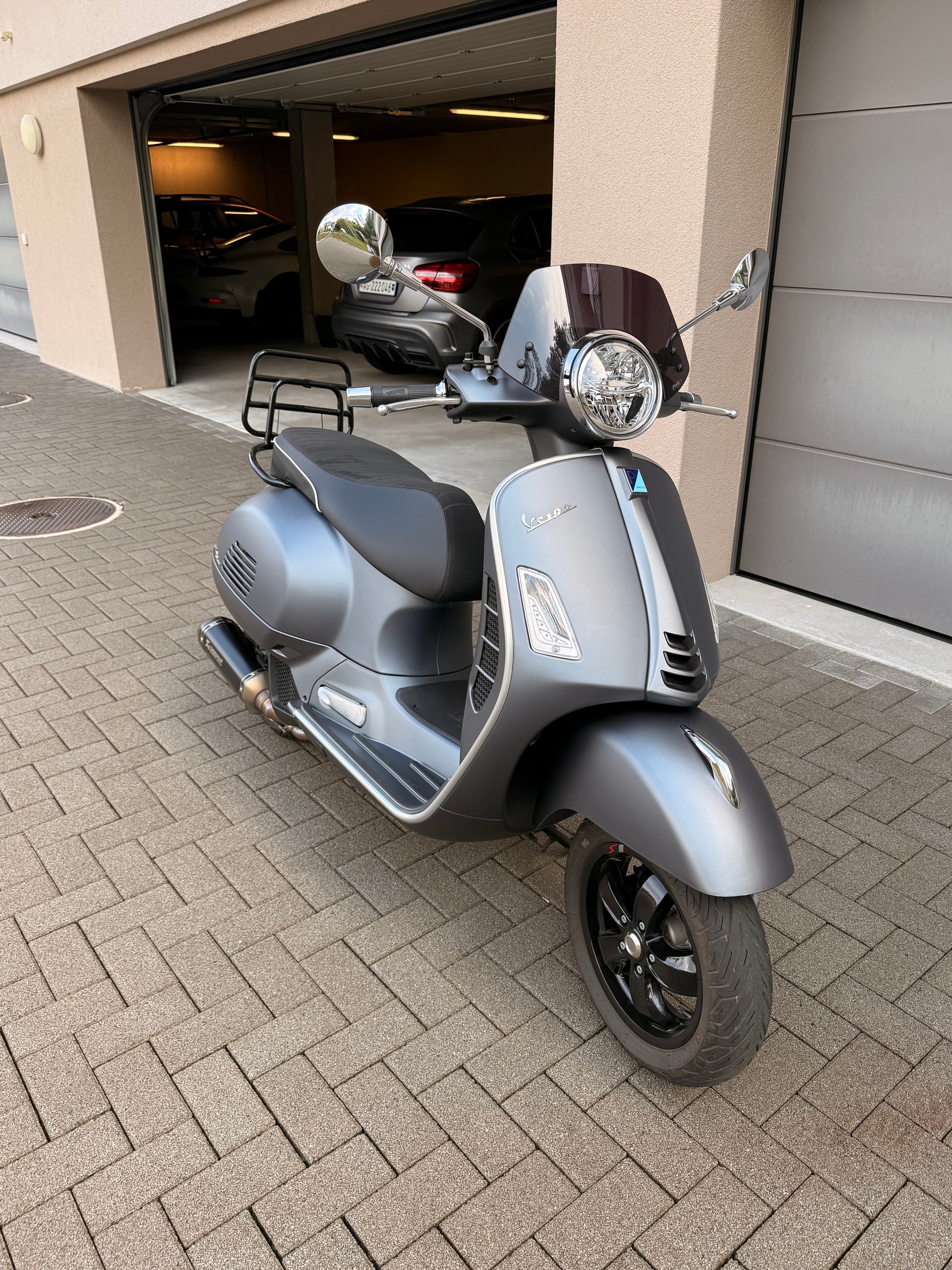 PIAGGIO Vespa GTS 125 Super Sport ABS-image-2