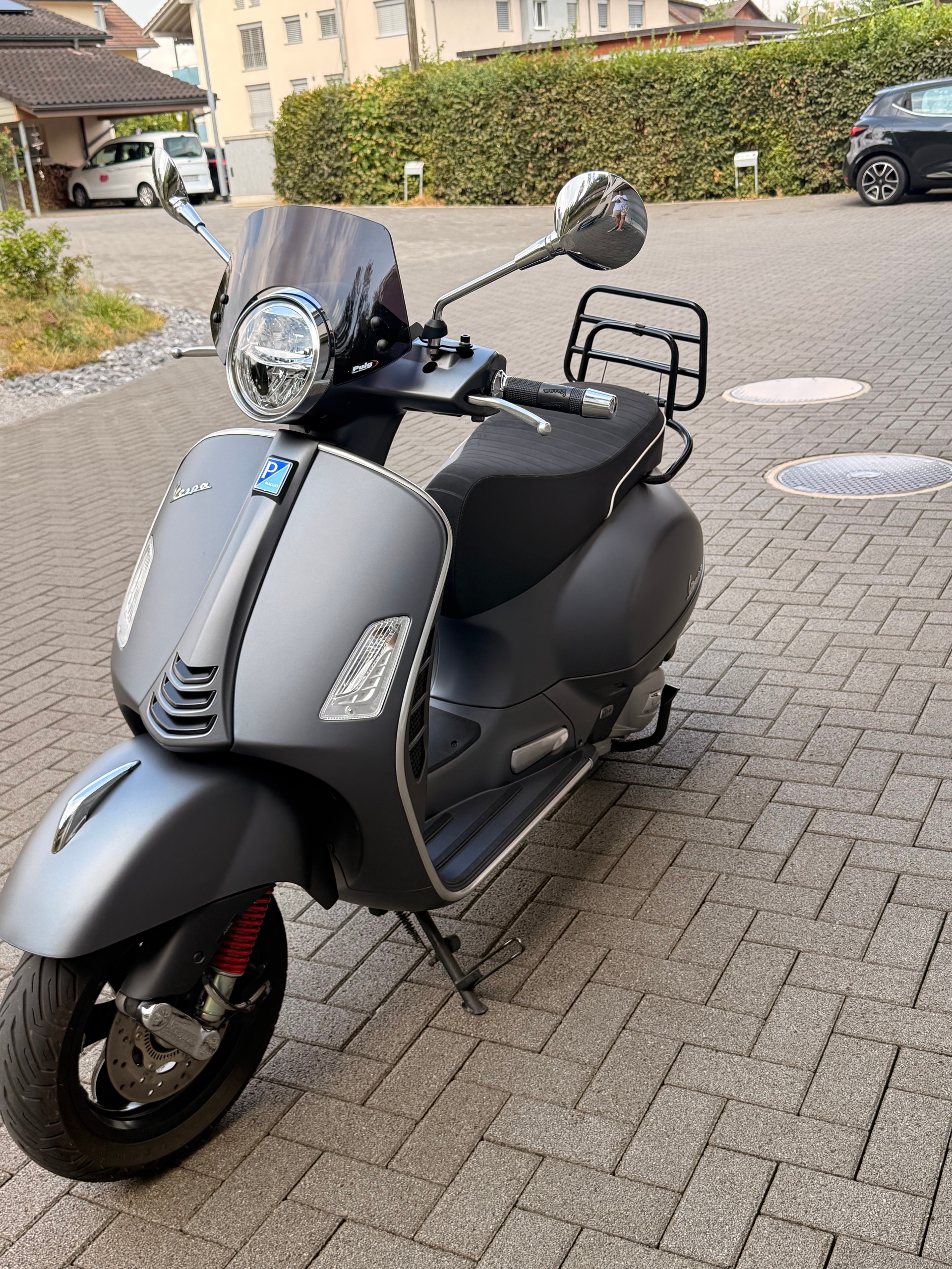 PIAGGIO Vespa GTS 125 Super Sport ABS-image-1