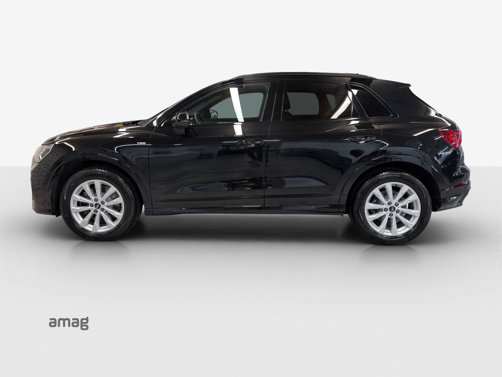 AUDI Q3 40 TFSI S line quattro S-tronic-showroom-element-1