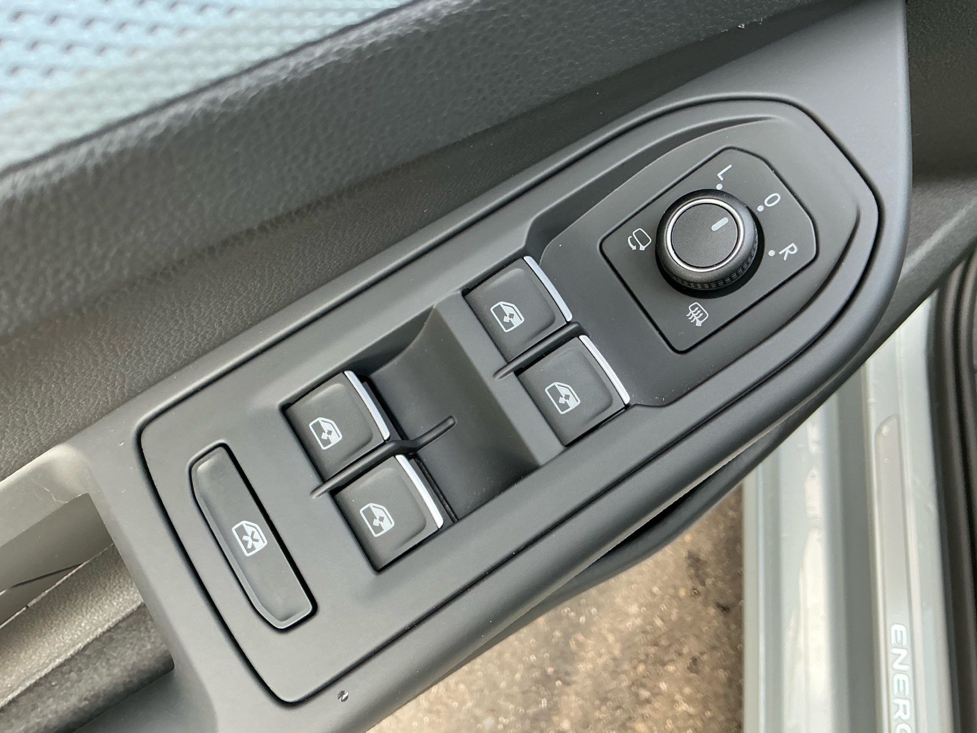 VW Golf 1.5 TSI eHYBRID 204 PS ENERGY *** ANHÄNGERKUPPLUNG & SIDE ASSIST ***-image-25