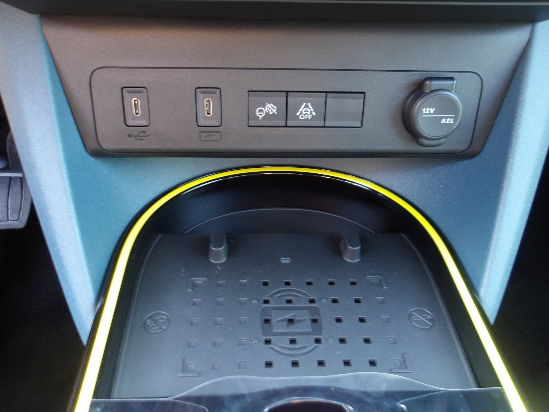 FIAT Grande Panda MHEV La Prima-image-12