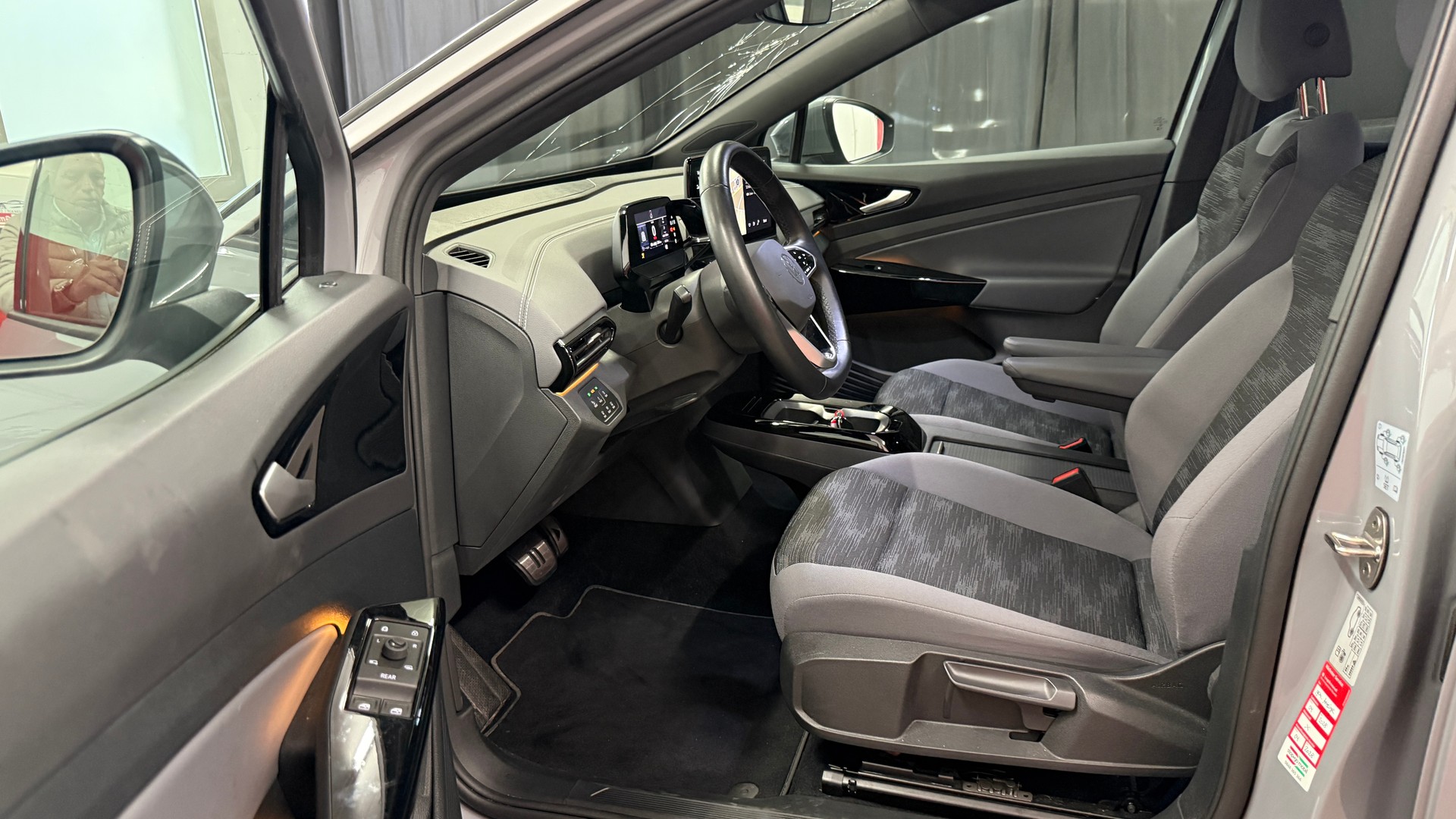 VW ID.5 Pro Performance 77 kWh 75 Edition-image-8