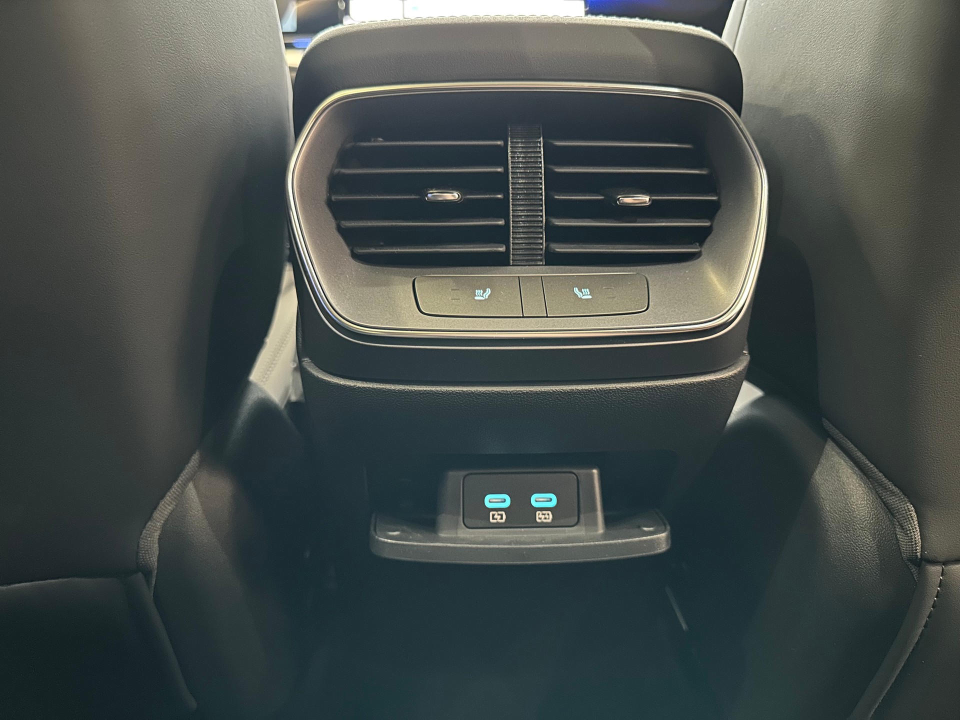 BYD Sealion 7 91,3 kWh Excellence AWD-image-16