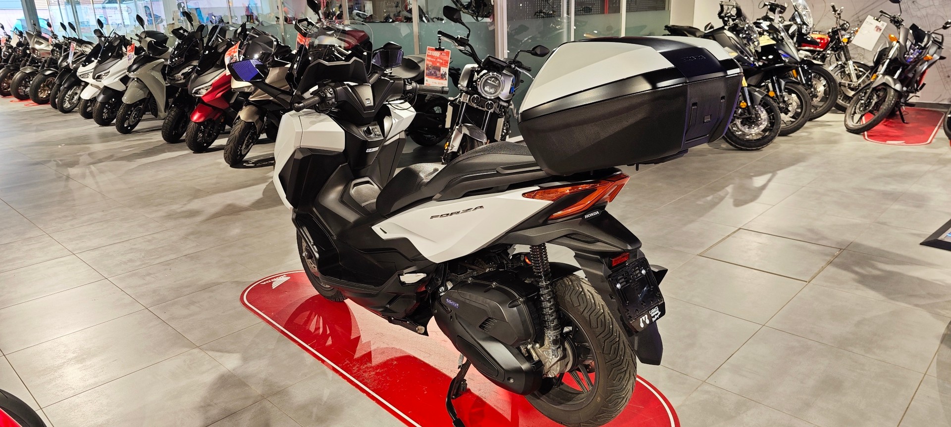 HONDA Nss 125 Forza Smart TopBox-image-2